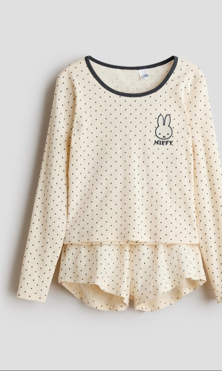 Pijama. Petite pajama for short women.Petite fashion tips glambutfirstcoffee.com

#LTKootd #LTKPetite #LTKMidsize