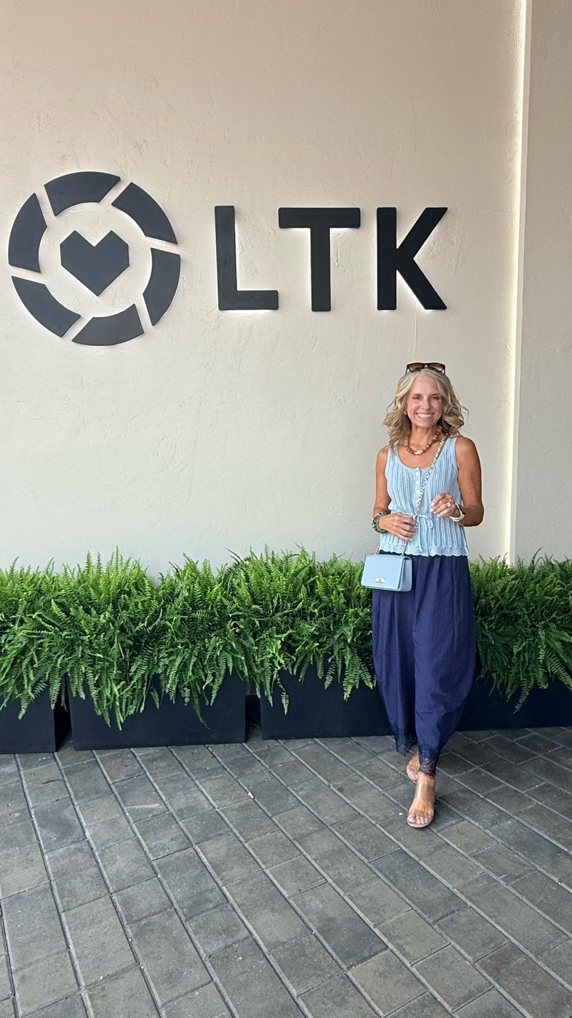 These pants are fabulous!!! 
Use COAST20 on Allie + Bess 
Use COAST25 on Erin McDermott

#LTKdayinmylife #LTKOver40 #LTKCon