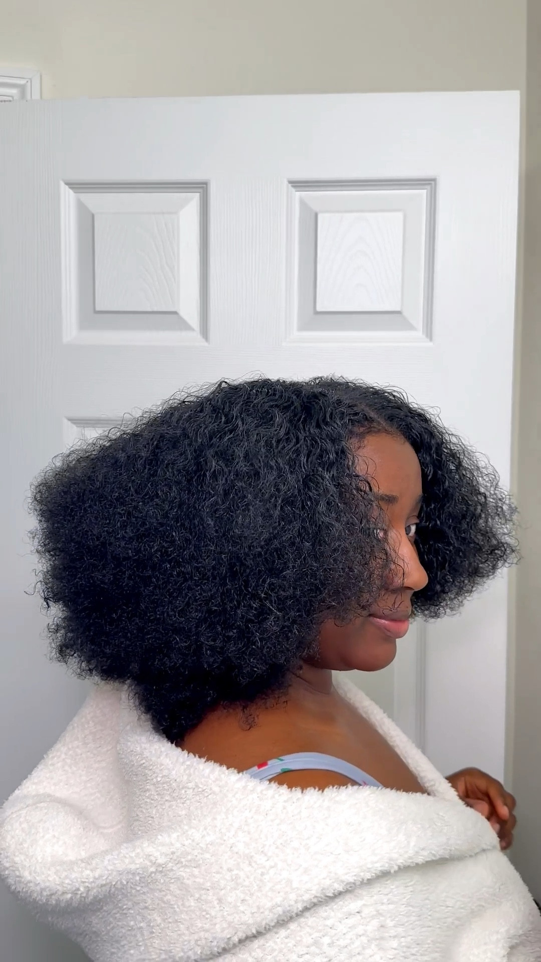 How to love your natural hair 💖✨

#NaturalHair #CurlyHair #NaturalHairstyles ￼