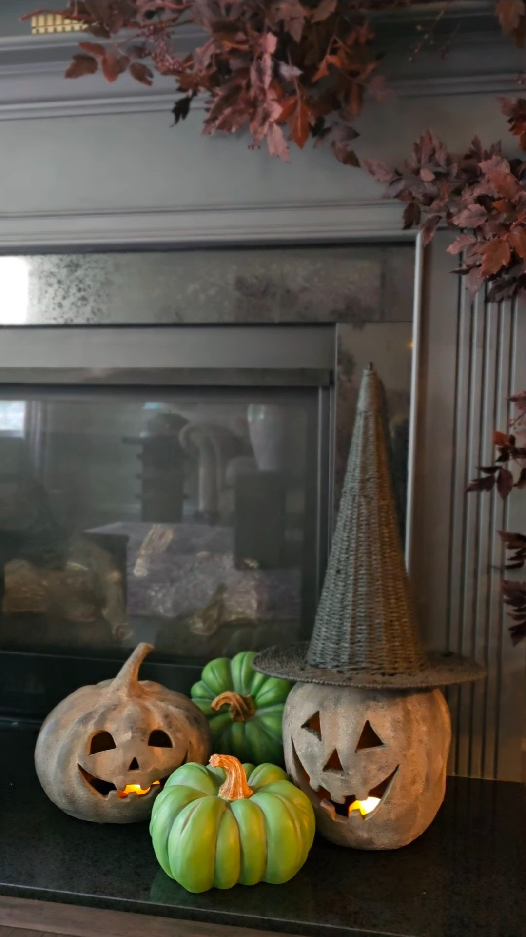 Fall mantel

#LTKSeasonal #LTKHome