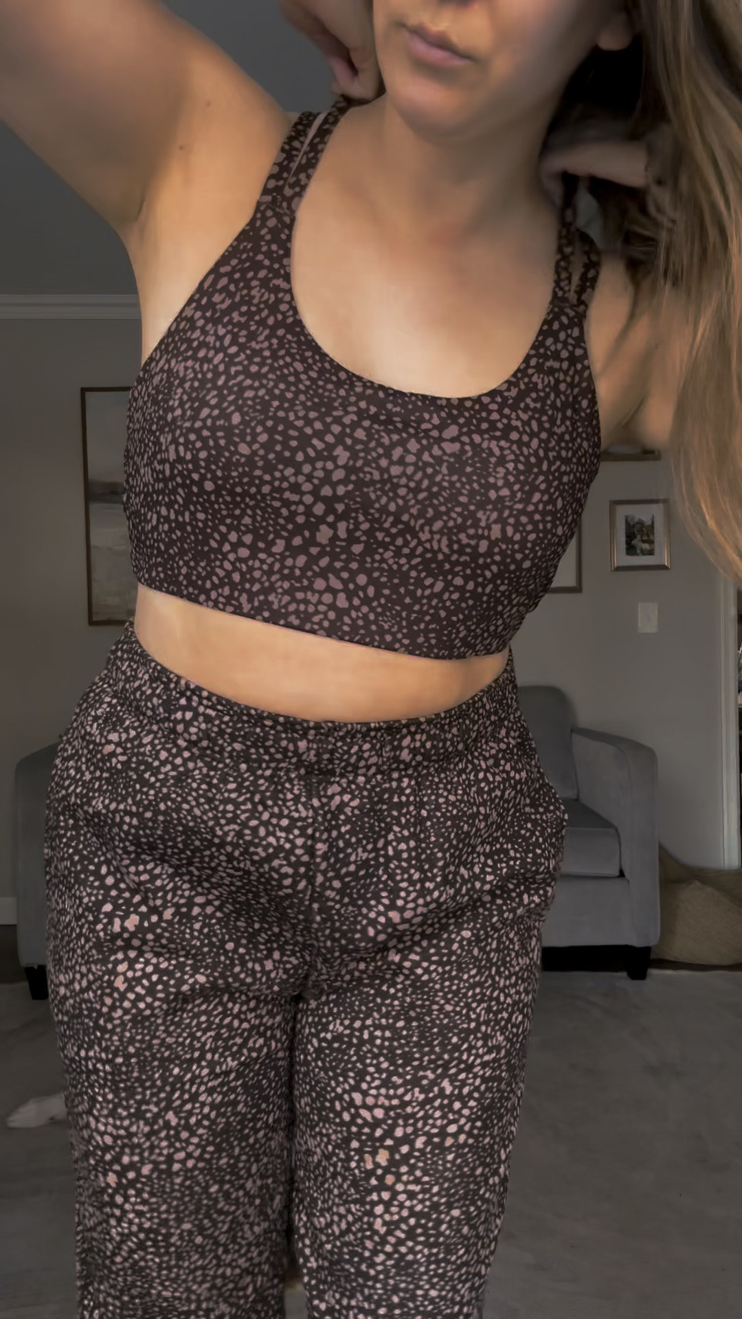 My Fabletics, sports bra, sweatpants and workout half zip top for January

#LTKfitness