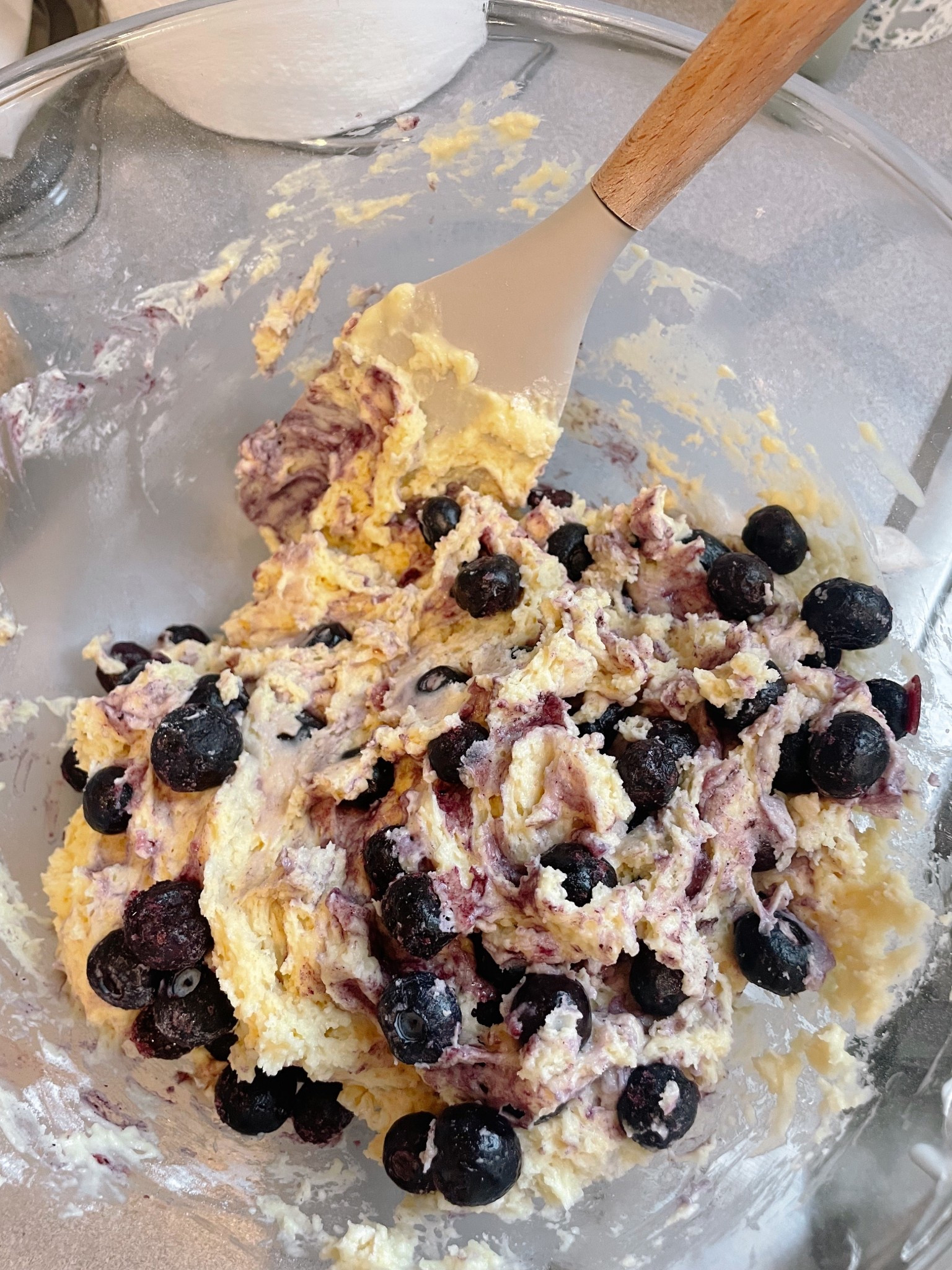 Snowy Day Blueberry Muffins🫐🧈☃️

#LTKfoodie #LTKSeasonal #LTKdayinmylife