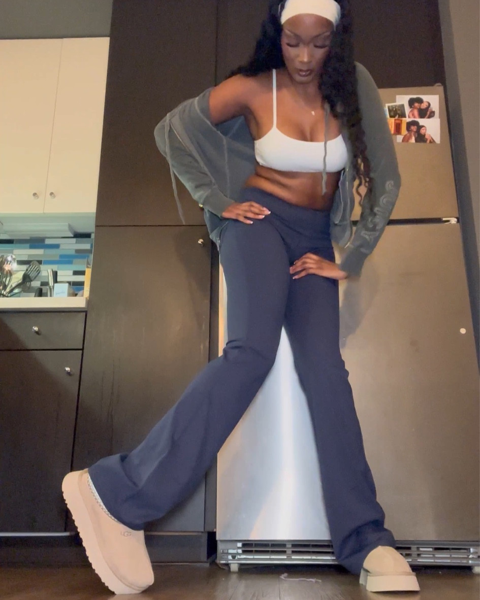 y’all girl friendly yoga pants🥹🤭🤸🏾‍♀️

#LTKfitness #LTKstyletip #LTKfindsunder50