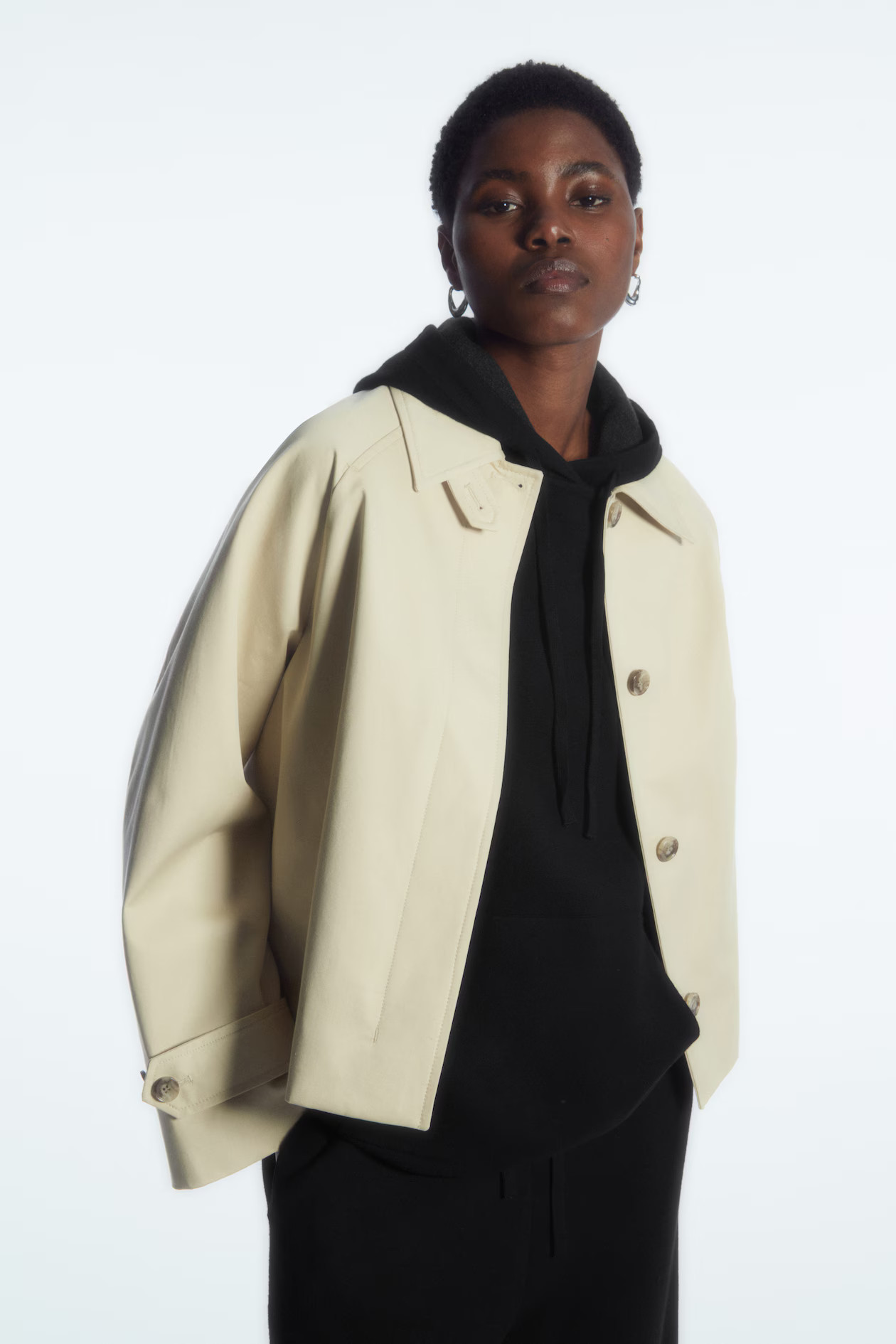 TRENCH-COAT COURT SERGÉ | COS (EU)