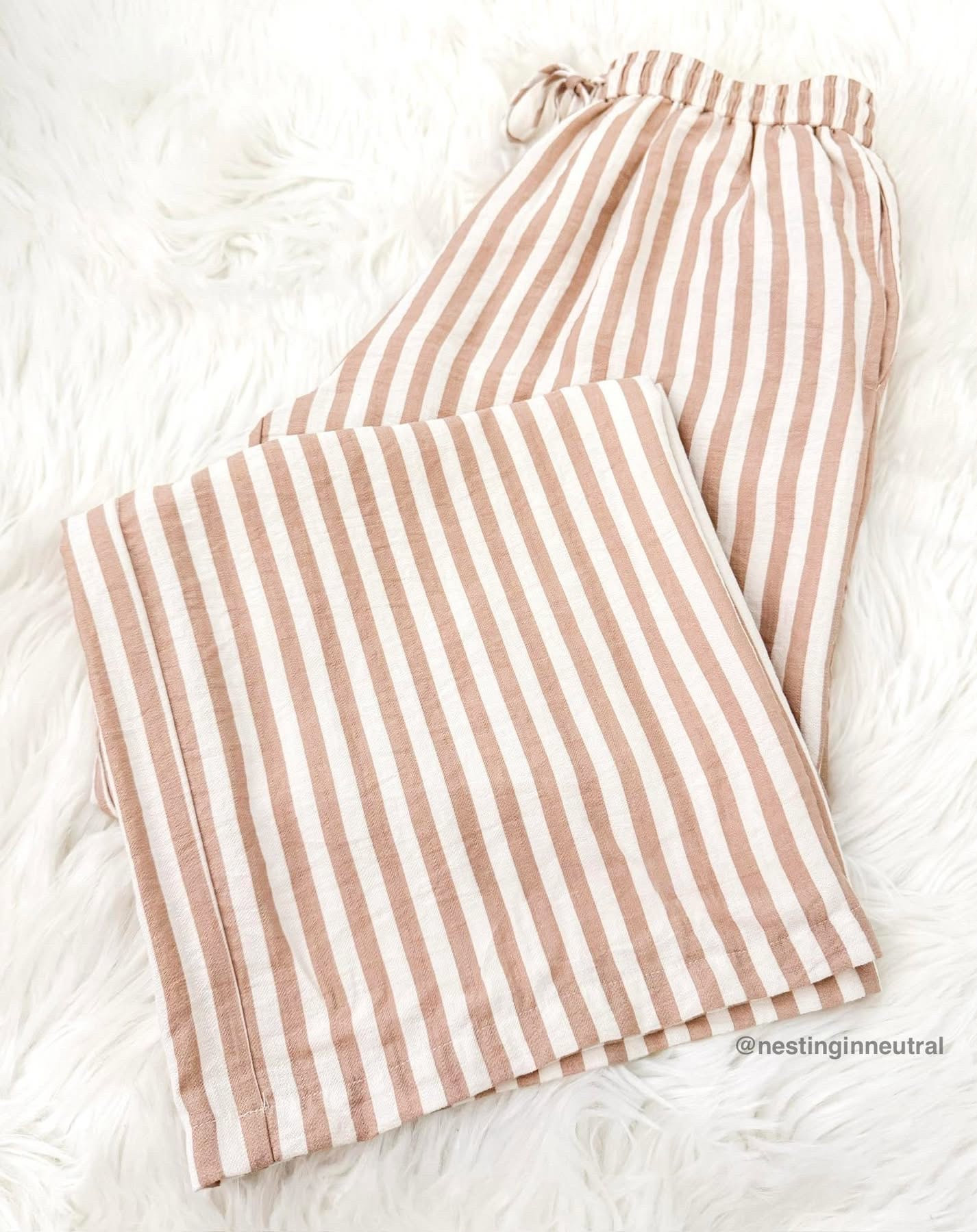 It’s all about the stripes this season and I’ll be calling these my flowy warm weather pants! Perfect for any occassion this Spring & Summer☀️
So many fab patterns to choose from, not just stripes. LlMITED TlME DE@L!!