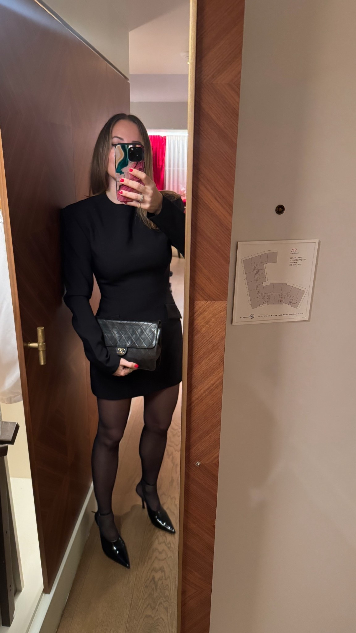 This LBD is about to becoming a repeating classic in my wardrobe. Wearing a size M.