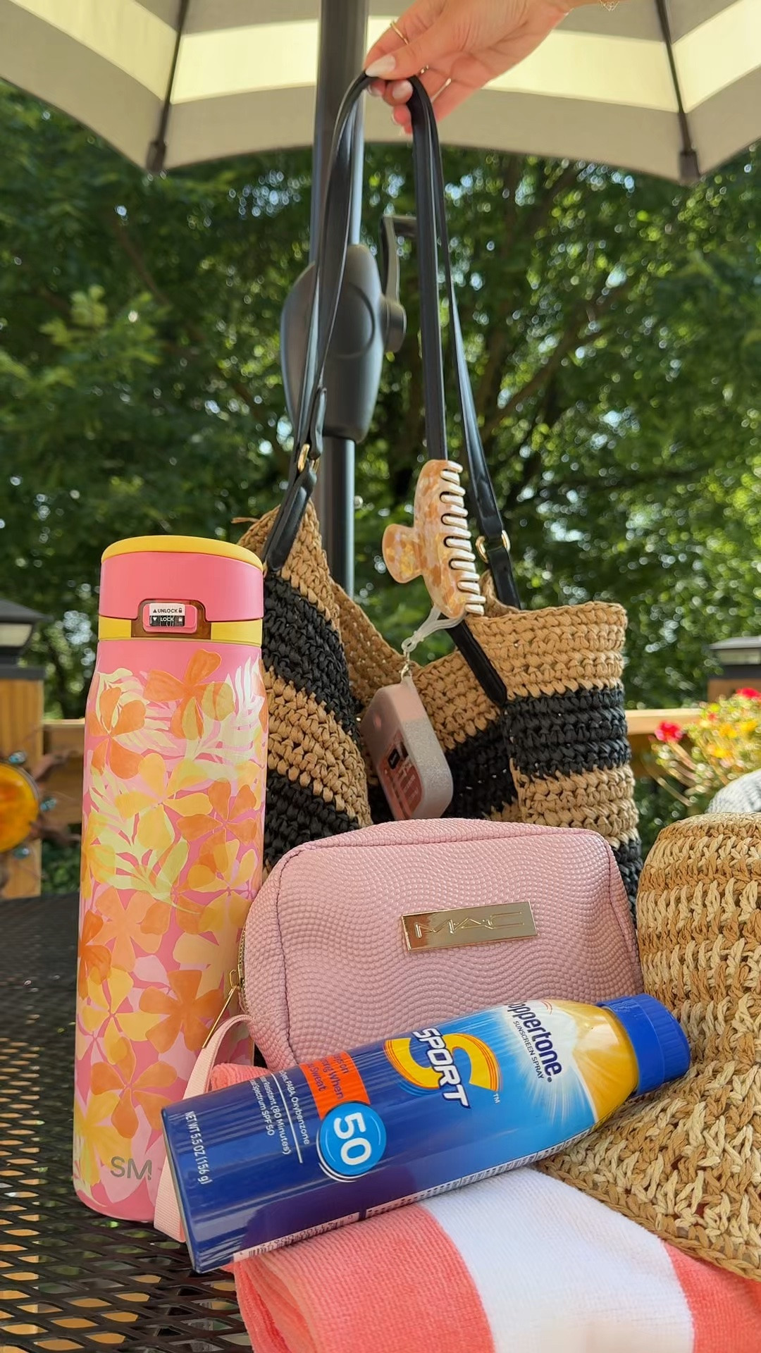 what’s in my bag ~ lake day edition 🦆☀️🐢

here’s the essentials I’m bringing to the lake with me minus the snacks & drinks, those get their own bag 🤭
the @shopsimplemodern tumbler kept my water ice cold all day 🙌🏻
what are your lake day essentials? 

#whatsinmybag #lakeday #ad

#LTKSaleAlert #LTKTravel #LTKdayinmylife