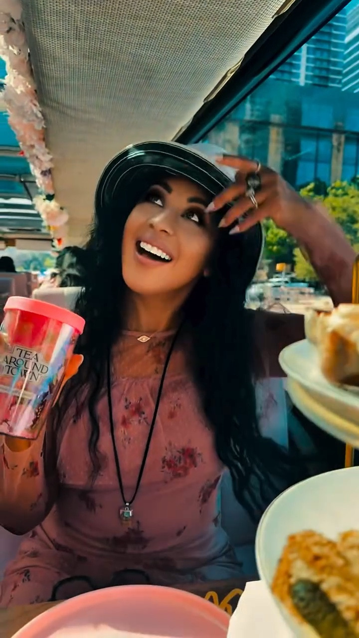 @teaaroundtownnyc 🫖brought their iconic glass-roofed oasis to ATX, I had to evaluate it firsthand to see if it truly lived up to the standard.
.
The verdict? It’s an absolute masterclass in experiential luxury. 🥂
.
📌 Save this post to elevate your weekend strategy, and send it to the visionary friend who owes you a high-tea date.

@teaaroundtownnyc
.
5% Discount Code: Use YENISMONTERREY5 for a 5% discount 
.
#TeaAroundTown #atxinfluencer 
#austinexperience #tataustin

#LTKgrwm #LTKSaleAlert #LTKdayinmylife