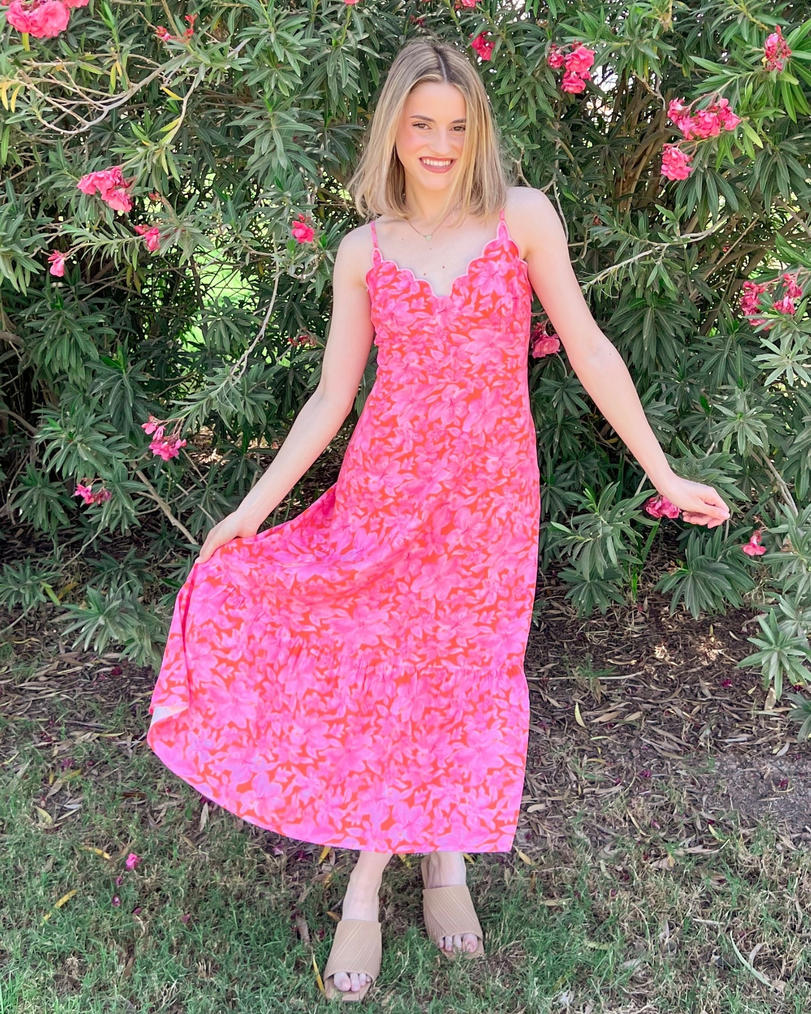 spring outfit 🩷
dress: size small (use code “gamez15”)
mules: size 6.5

#LTKSeasonal #LTKootd #LTKTravel