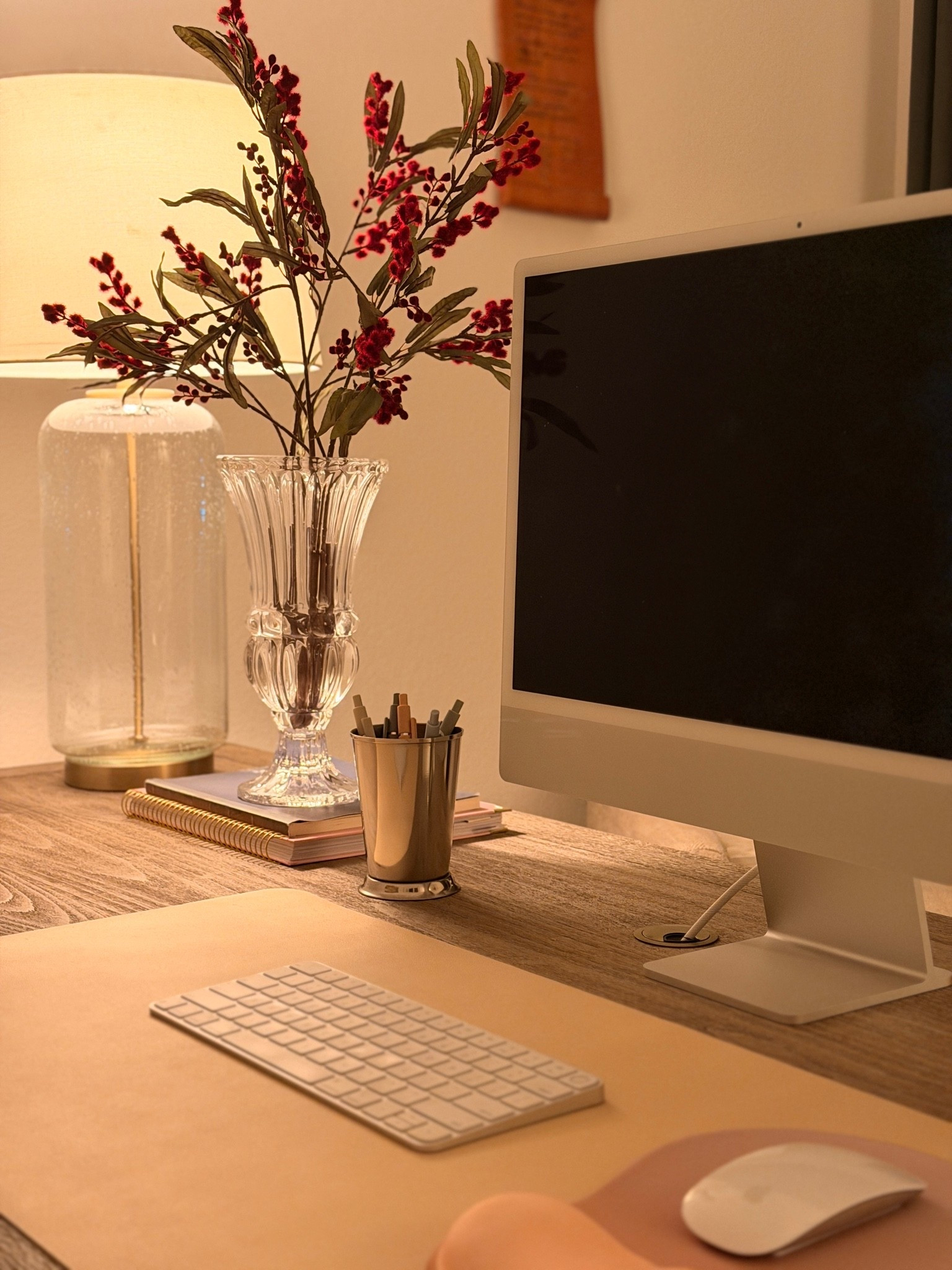 Finally organizing this space 

Home office, @Pottery Barn desk,
Vase, home office organization

#LTKHome #LTKSaleAlert