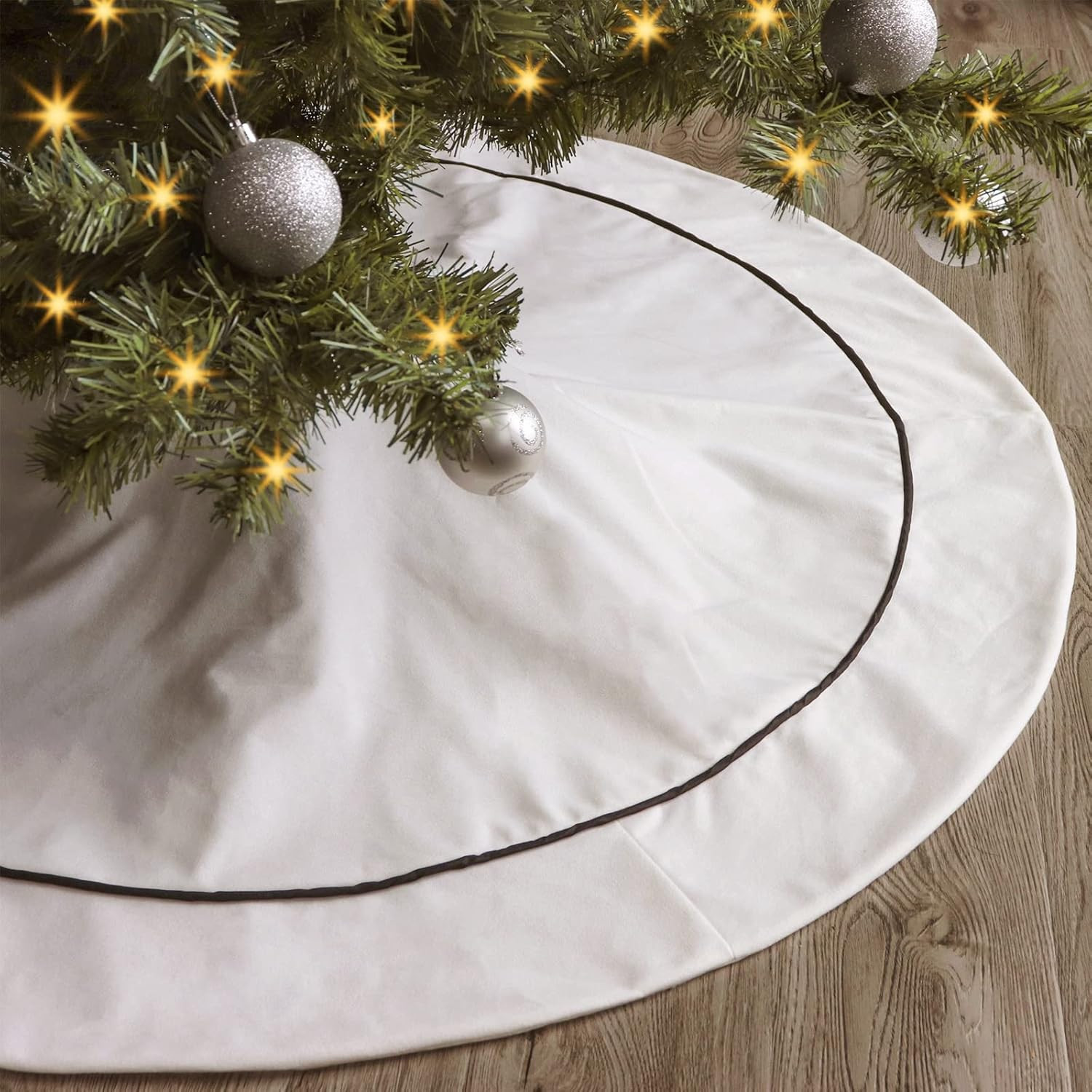 Bunny Chorus Christmas Tree Skirt, 48 inches Velvet Fur Plush White Tree Skirt, Xmas Tree Skirts ... | Amazon (US)