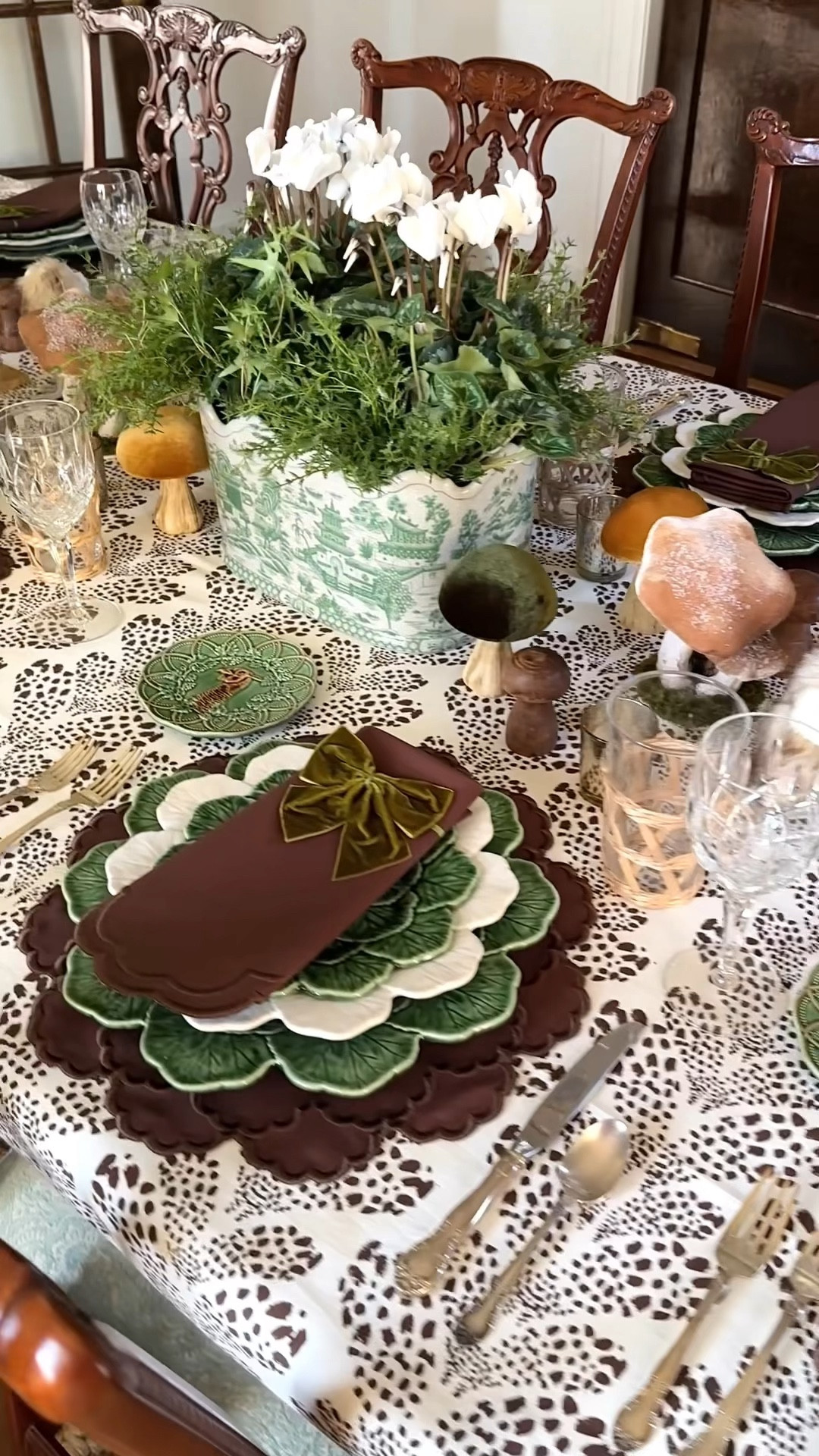 I’m thrilled to share this table again, featuring a gorgeous porcelain foot bath, gifted from @lilliangreysvintagehome, filled with lush green and white plants. Lillian Greys Vintage Home has so many chic pieces that can transform any tablescape into a timeless, eye-catching display filled with history and charm! To find your own unique piece from @lilliangreysvintagehome go to my stories for a link to their website. 🍂

This table reminds me to be grateful for life’s little joys. What are you most thankful for as Thanksgiving nears? I’ll start: my faith, family, health, and each of you. Thank you for being here! 🍂

#ThanksgivingTable #FallTablescape #GatherAndGiveThanks #HomeDecorInspo #TableStyling

#LTKHome #LTKVideo #LTKSeasonal