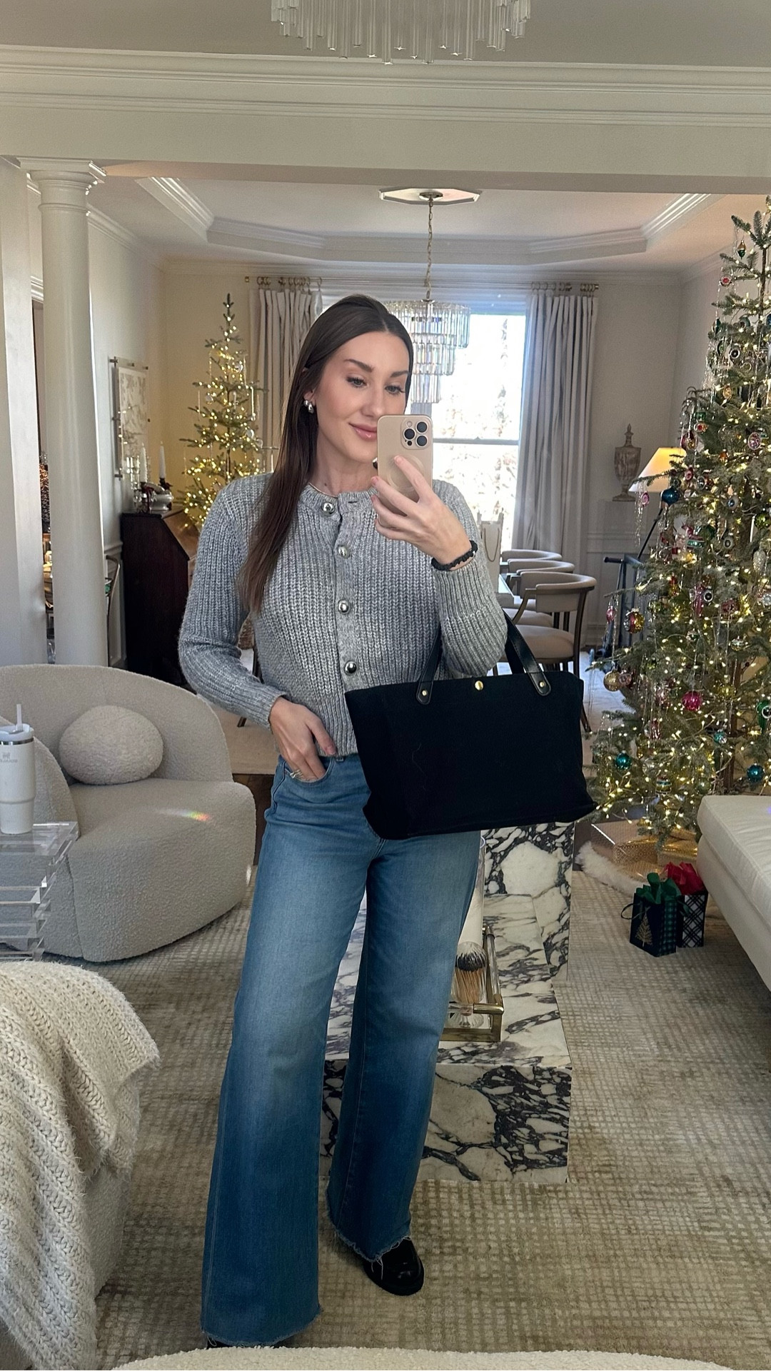 Casual ootd
Medium sweater 

#LTKootd