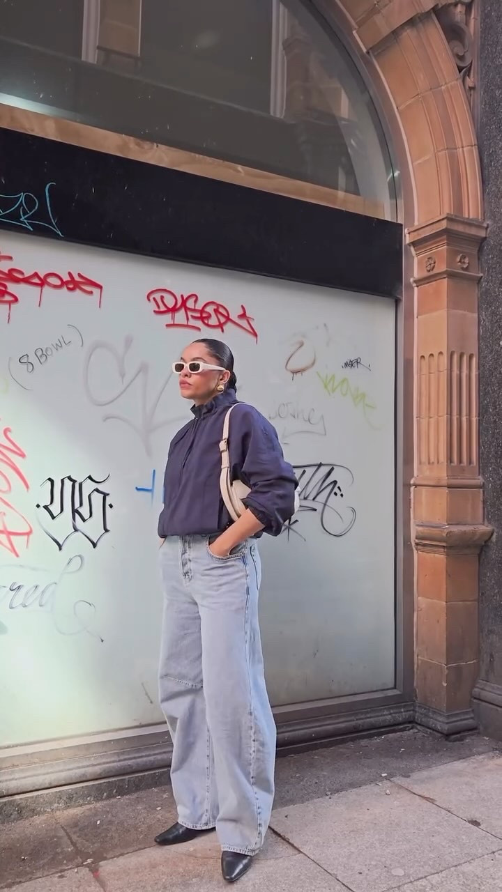 Can’t decide which I love more, this tune or this jacket?! 🎺💙

#technicaljacket #streetstyle #outﬁtinspo #dailyoutfitinspo #dailystyle #springstyles