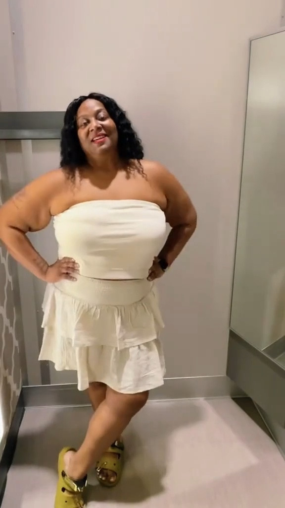 Target really understood the assignment with these two-piece sets
The layered
ruffle mini skirts and bandeau tops are giving summer ready, brunch ready, vacay ready
O: ¿ Affordable fashion that actually looks good on real bodies-yes, please! I'm all about cute and comfy fits that don't break the bank and these pieces from #TargetStyle are a whole vibe If you're into #plussizefashion, #curvystyle, and #affordablefashion, this haul is for you! Comment below if you want links
#targethaul #twopieceset #miniskirt #bandeautop #tryonhaul #SummerFashion #OOTD
#bodypositivity #plussizestyle

#LTKPlusSize #LTKStyleTip #LTKFindsUnder50