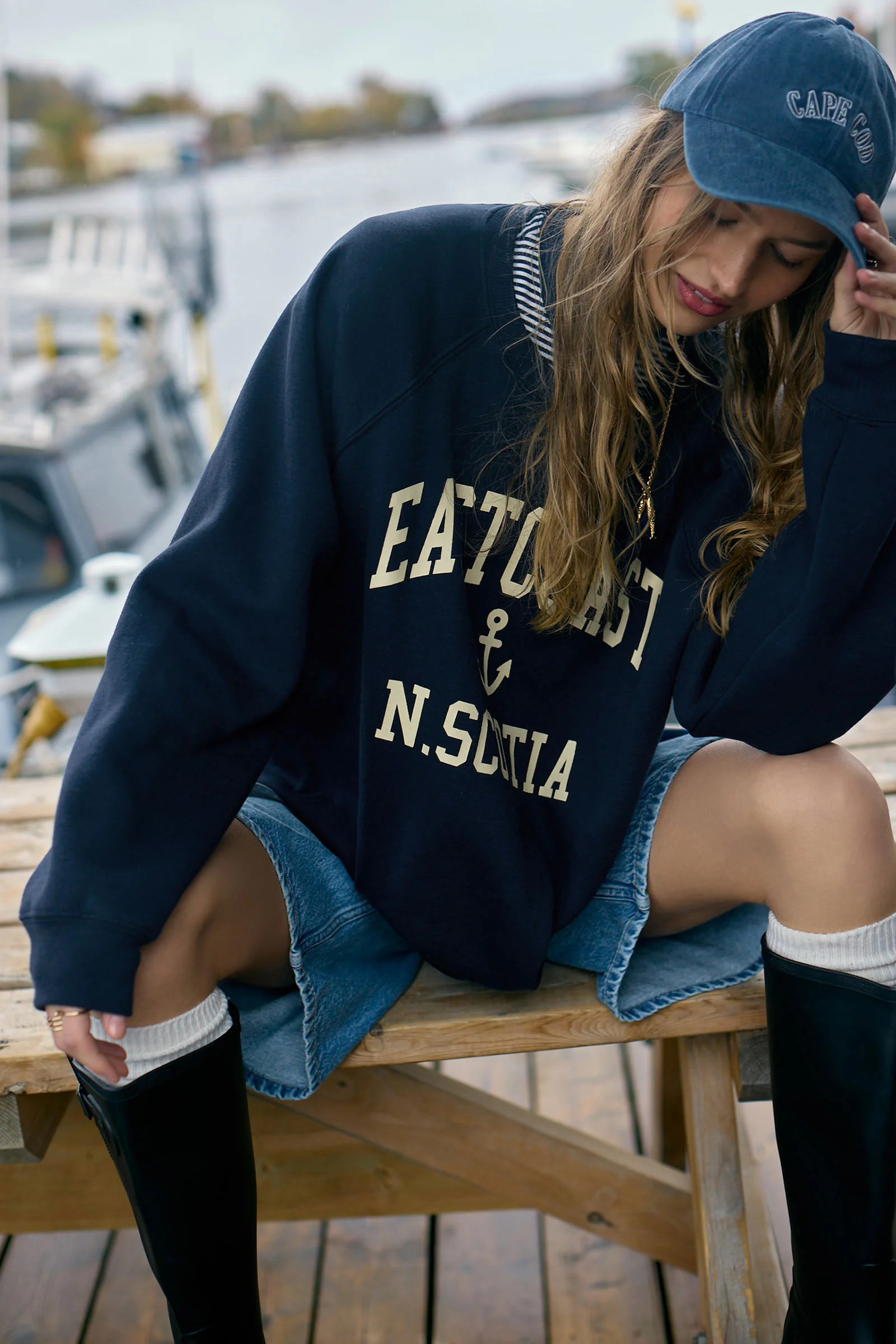 Printed Raglan Crew Neck Sweatshirt | Ardene