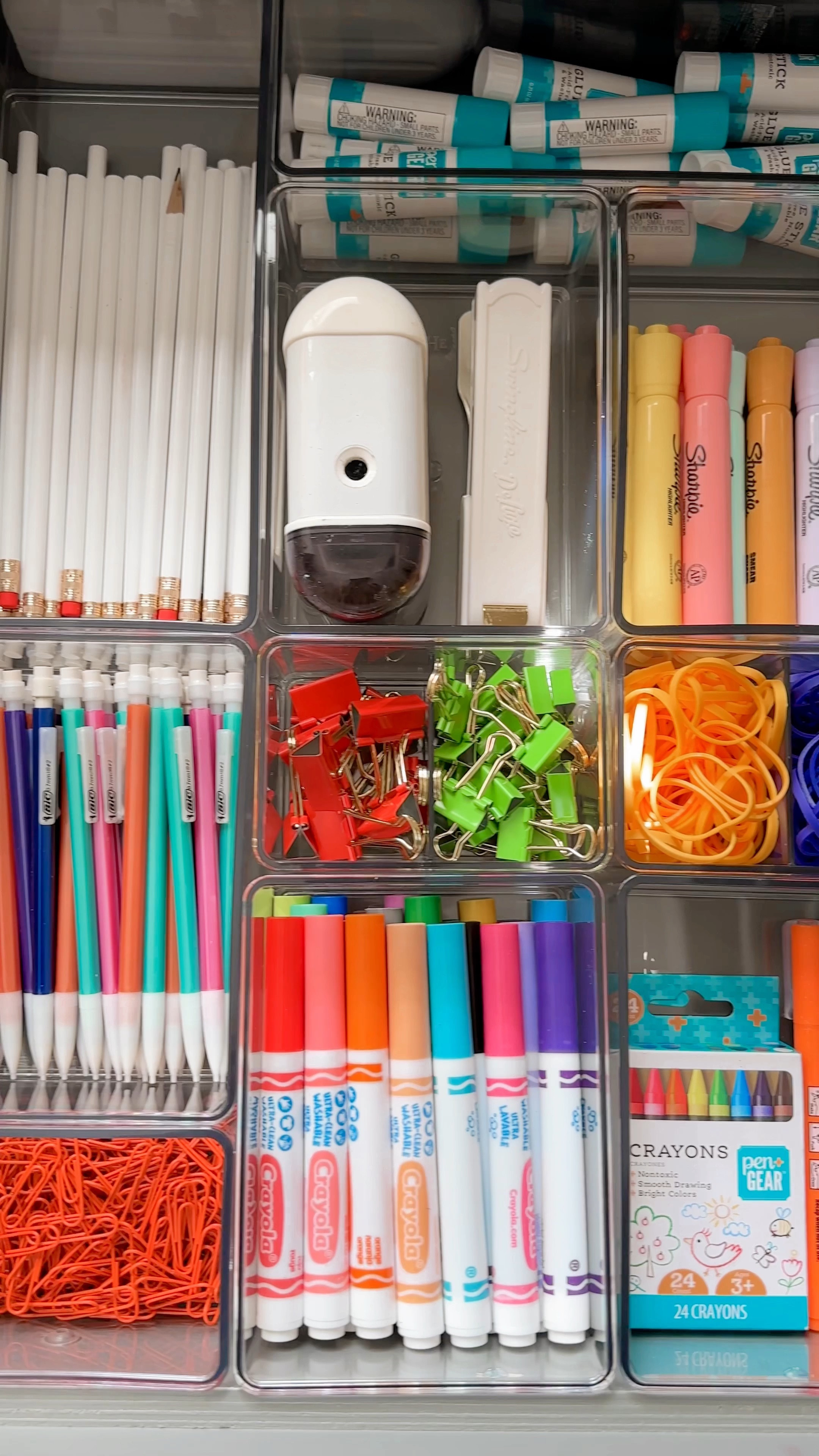 I can’t believe school starts so soon! Are you guys even ready? I always create a back to school drawer, so everything is easy when they need to do homework! I got everything from @Walmart. They have everything you need to get your kids ready! #walmartpartner #walmart #walmartbacktoschool