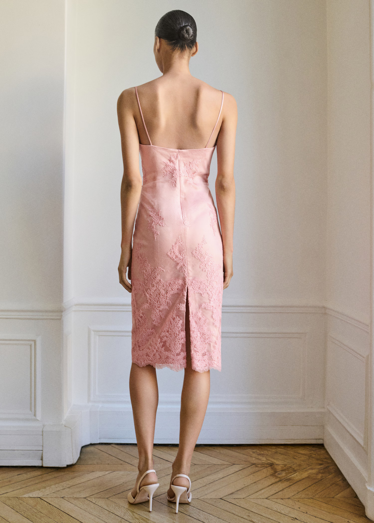 Lace dress with structured neckline - Women | MANGO USA | Mango (US/MX/AU)