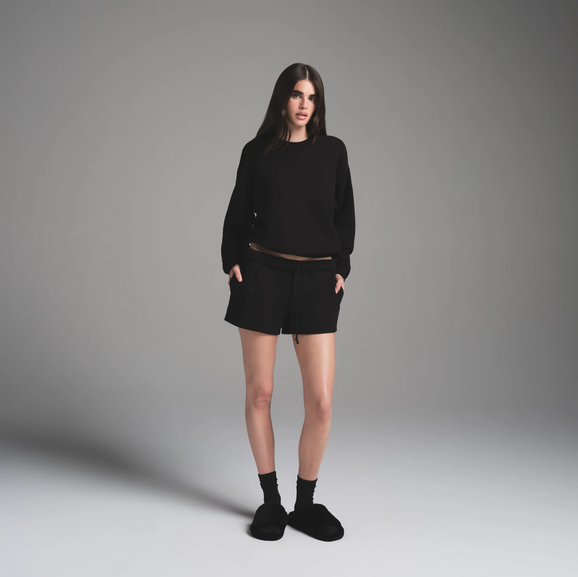 SKIMS Classic Crewneck | Black | Small | Cotton Fleece | SKIMS (US)