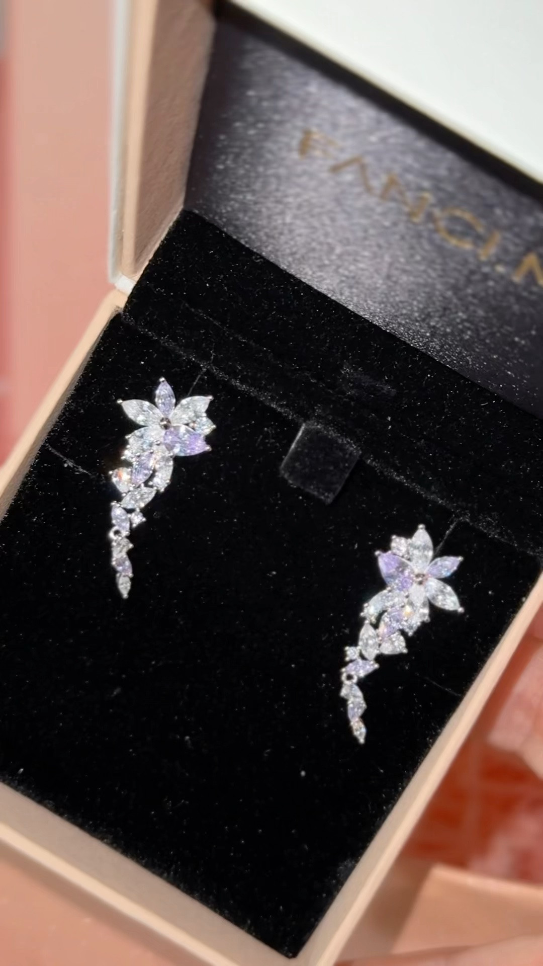 If you’re looking for a beautiful pair of earrings for a special occasion then @fancimenyc has you covered! 

🔗 TRACY15 for 15%off. 🛍️

This is the Wisteria Bouquet Sterling Silver Petal Cluster Drop Earring. This pretty earring features shiny cubic zirconia stones and a few in purple for a pretty variation! 

If you’re in NYC you can shop FANCI ME right at their store in Midtown located on 5th Ave! ✨

#fancime #prettyaccessories #findyourdazzle