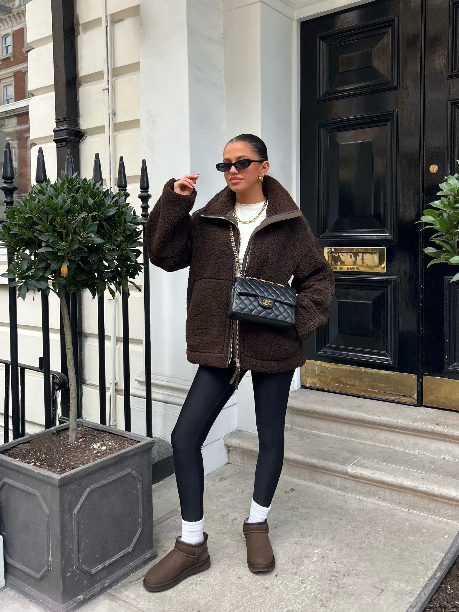 It’s TEDDY FLEECE season!! 🧸🍂✨ 

if you’ve been here a while you’ll know these fleeces are my autumn go to and this NEW chocolate brown is heaven + the matching Uggs!! Ahhh I’m obsessed 😍 

Linking this whole look over on @shop.ltk (link in my bio!) and over on stories gals! #hmxme

#LTKautumn #LTKeurope #LTKuk