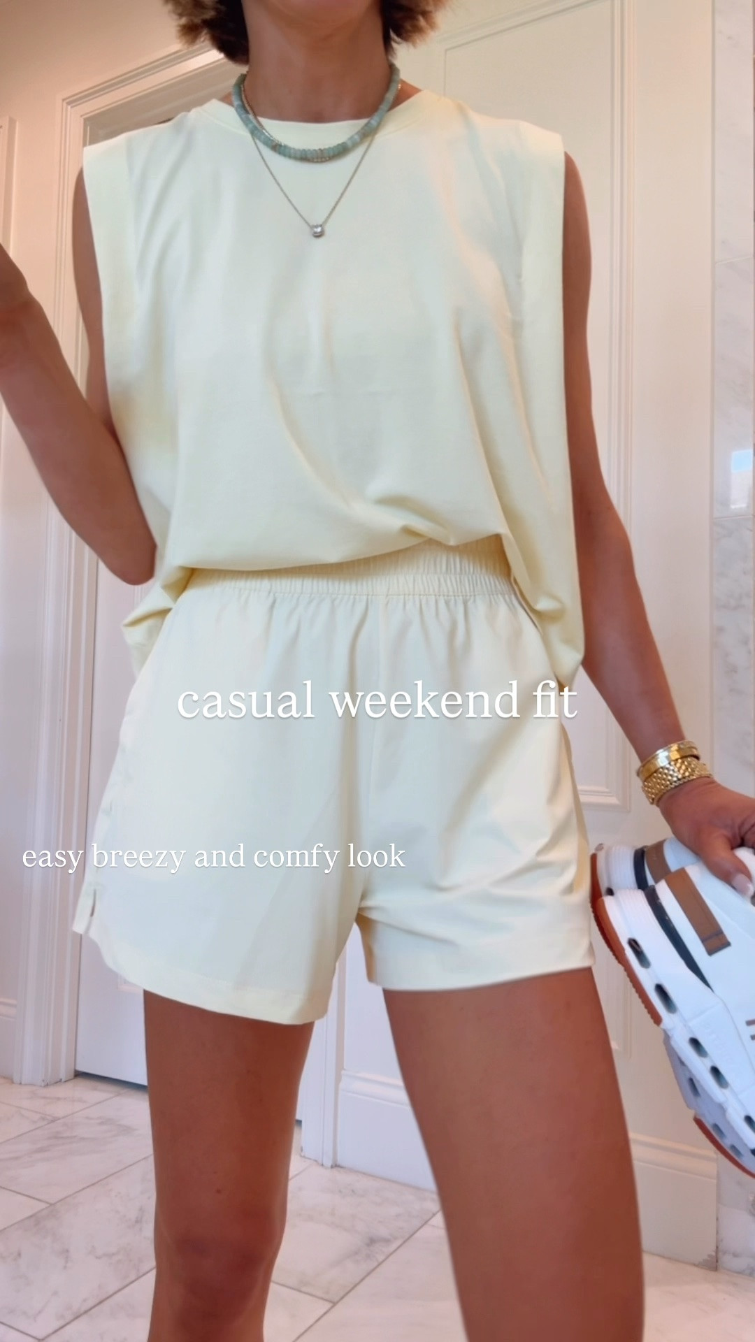 This top is sooo comfy and love the boxy fit. Shorts wearing size xs fits tts