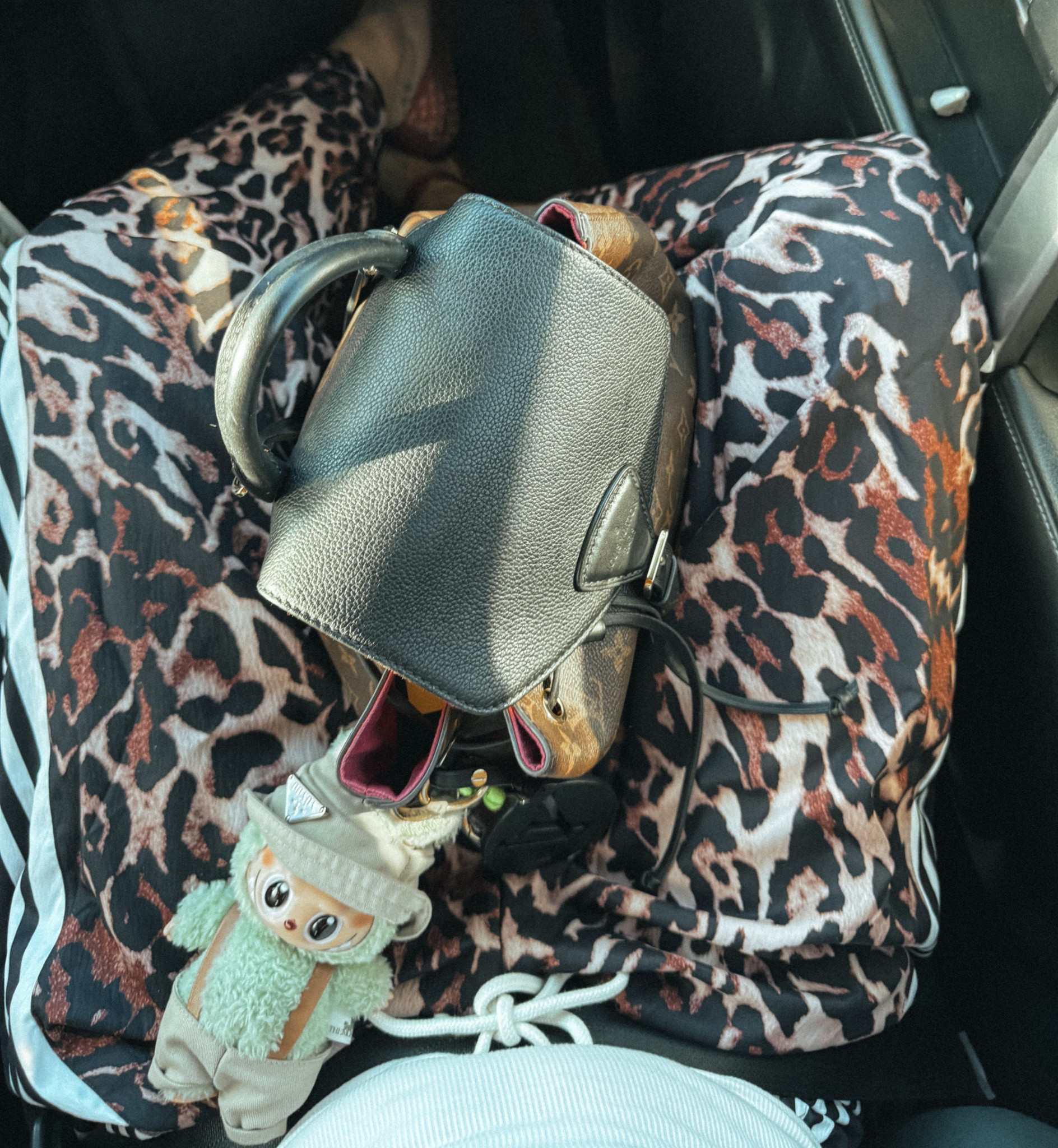 Buying these sweatpants in like five more colors
honestly so versatile 🫶🏽


#women’sfallfashion #Sweatpants #Falloutfits


#LTKFindsUnder50 #LTKFallSale