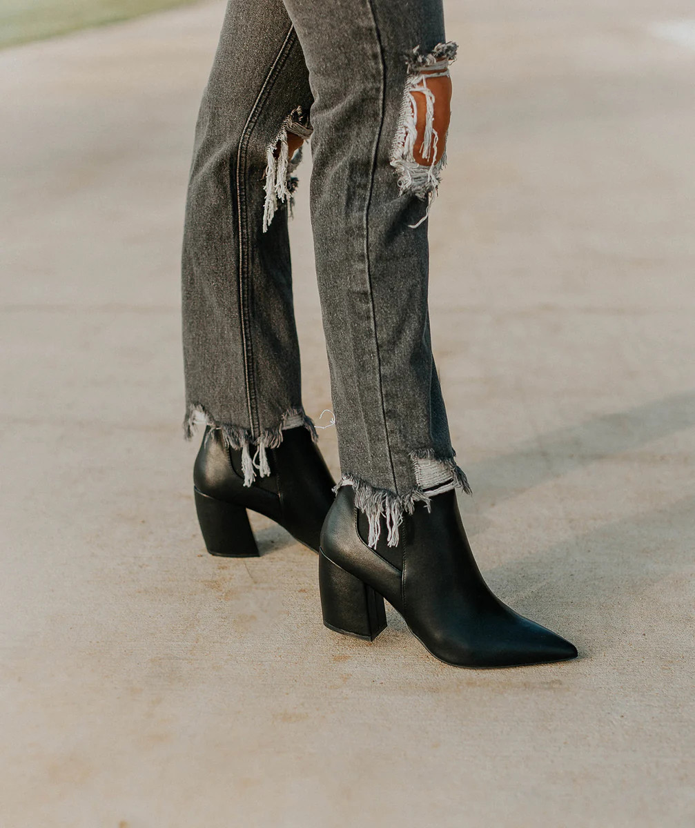 Milky Way Bootie - Black | cocolillys