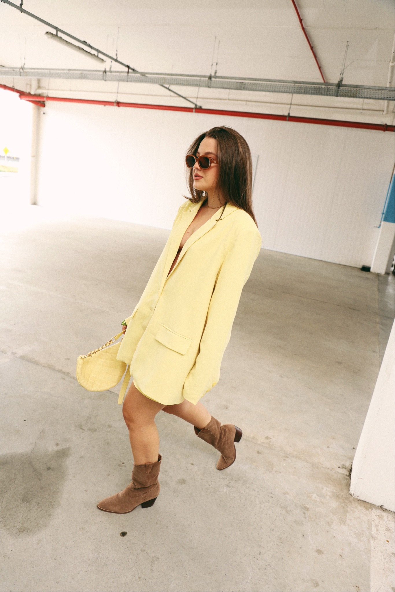 amo um look monocromático 

e dessa vez apostei em algo bem despojado, bermuda de ciclista + blazer oversized com bota western 



#LTKfit #LTKxNSale #LTKsalealert