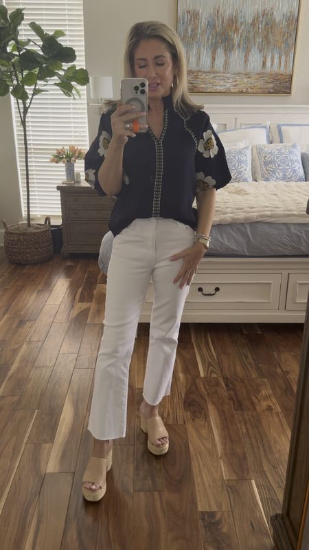 Fun spring elevated casual outfit!
Use GOLD15 for 15% off!

Sizing:
Top XS
Jeans Size 0 (they run HUGE and have stretch so size down a full size)
Shoes TTS
 
white jeans, spring outfit, fashion over 40, fashion over 50

#LTKSeasonal #LTKover40 #LTKVideo