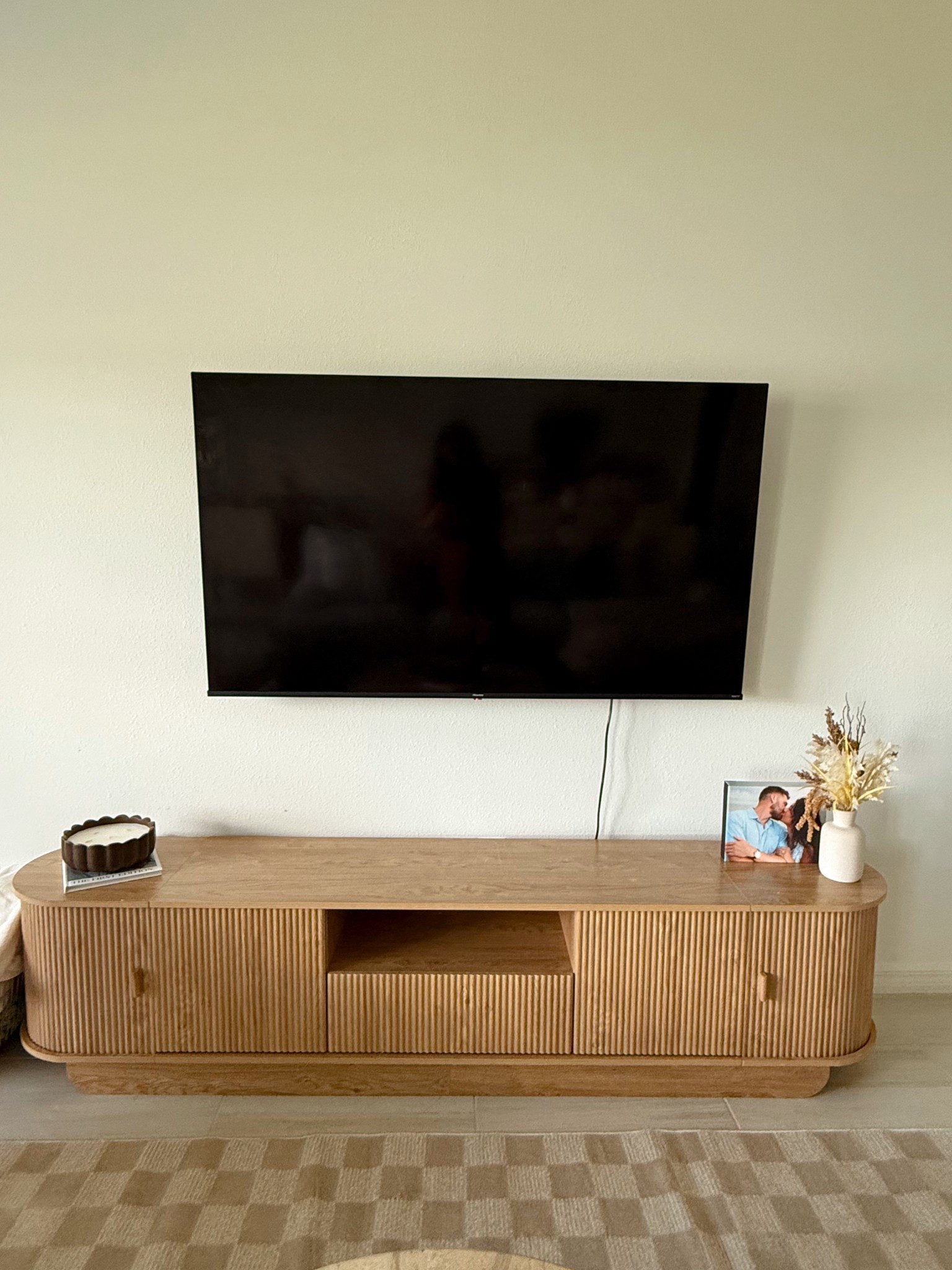 tv console 🤎📺

#LTKHome #LTKSeasonal