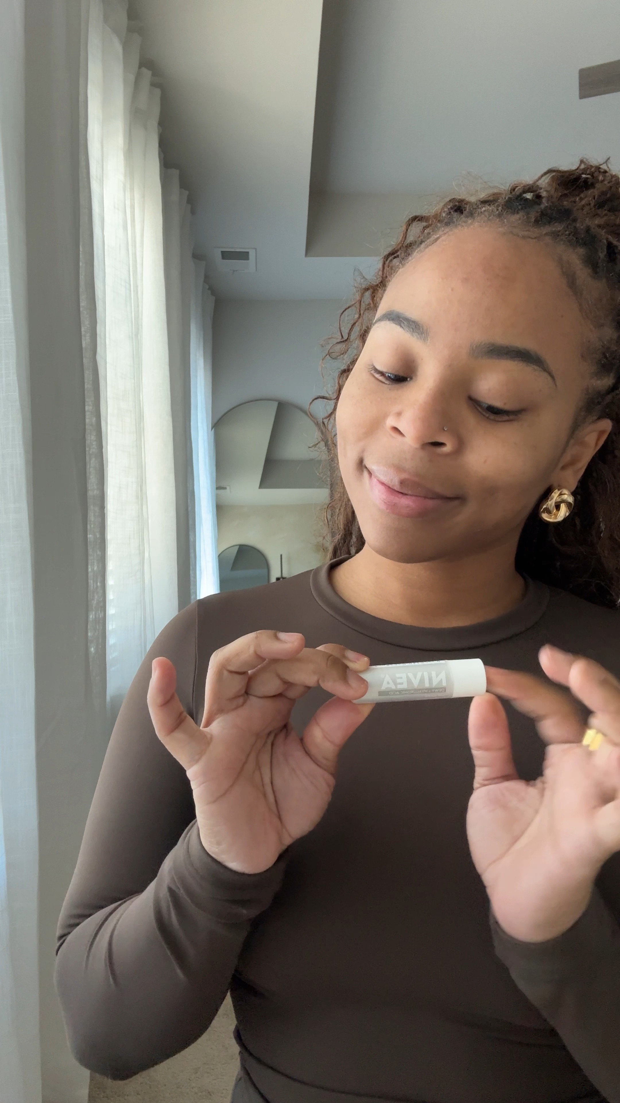 #Ad Even during the cooler months my lips are always dewy and hydrated thanks to
@NIVEAUSA Dewy + Hyaluronic Acid Lip Care! Soft, smooth, and perfect for layering—this is my new must-have. Bonus points for being vegan and plastic-free. i Find yours now at Target!
@target #NIVEAUSA #TargetPartner #Target @nivea 

#LTKHoliday #LTKBeauty #LTKSeasonal