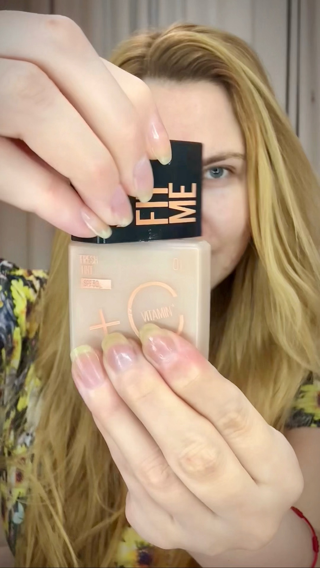 Fit me fresh tint de Maybelline, 3 produtos em 1, proteção solar FPS50, vitamina C e base, a cobertura é leve e mais natural mas achei que deixou a pele bem bonita.  É aquele produto ideal pra quem não curte base no dia a dia sabe? Um skincare que já deixa a pele maquiada. 

Minha cor é a 1, eu gostaria que tivesse um tom mais claro,  pra ficar melhor, porém consigo usar essa. 



#LTKbeauty #LTKbrasil