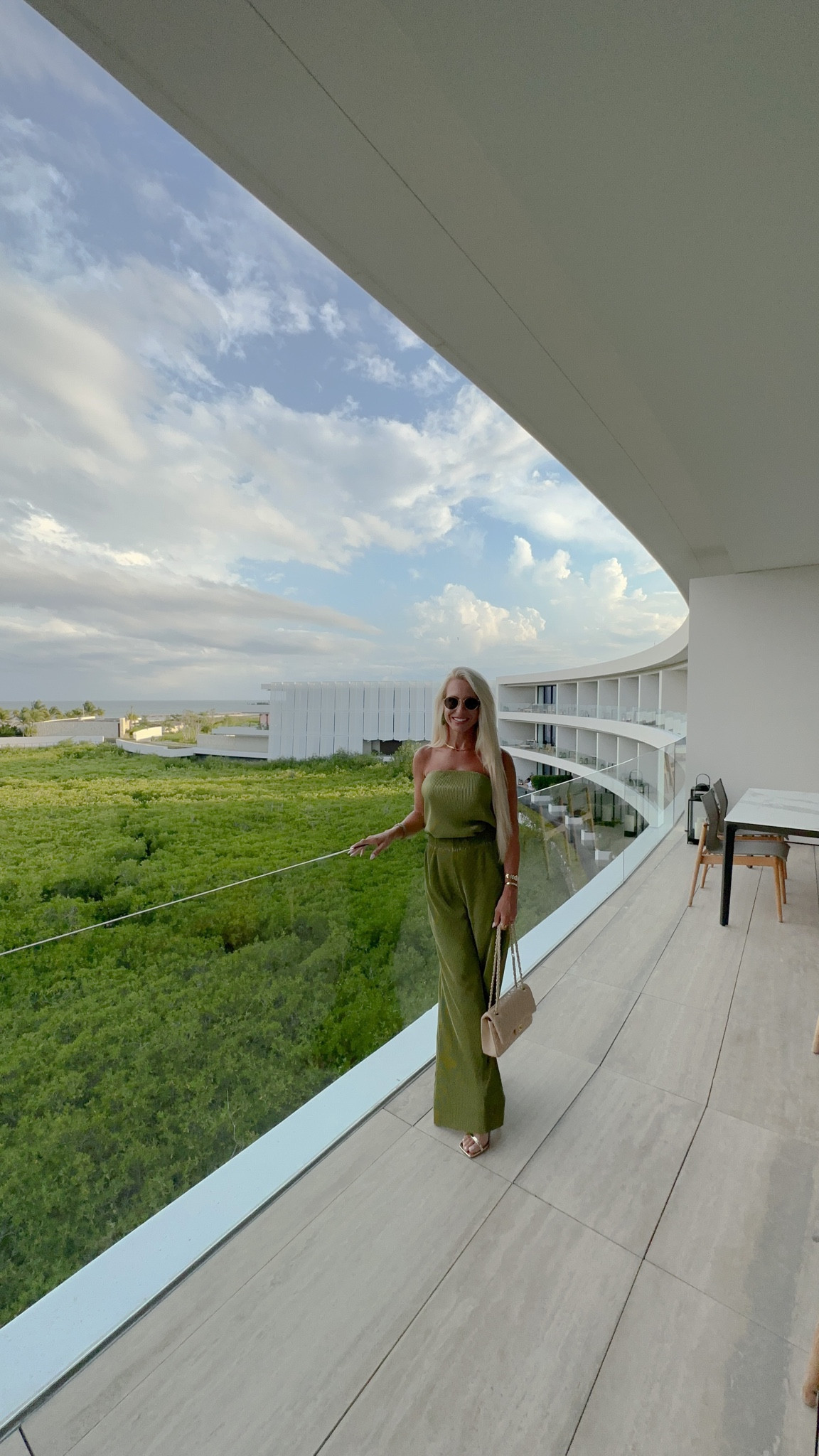 Green hour 💚

Size: Small 

#LTKunder50 #LTKtravel #LTKSeasonal