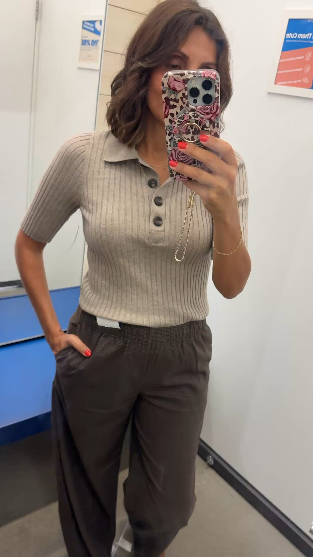 Old Navy pants for work wearing xs 
Trousers are pull on w drawstring and have multiple colors

#LTKootd #LTKOver40 #LTKgrwm
