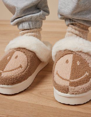 AE Smiley Slipper | American Eagle Outfitters (US & CA)