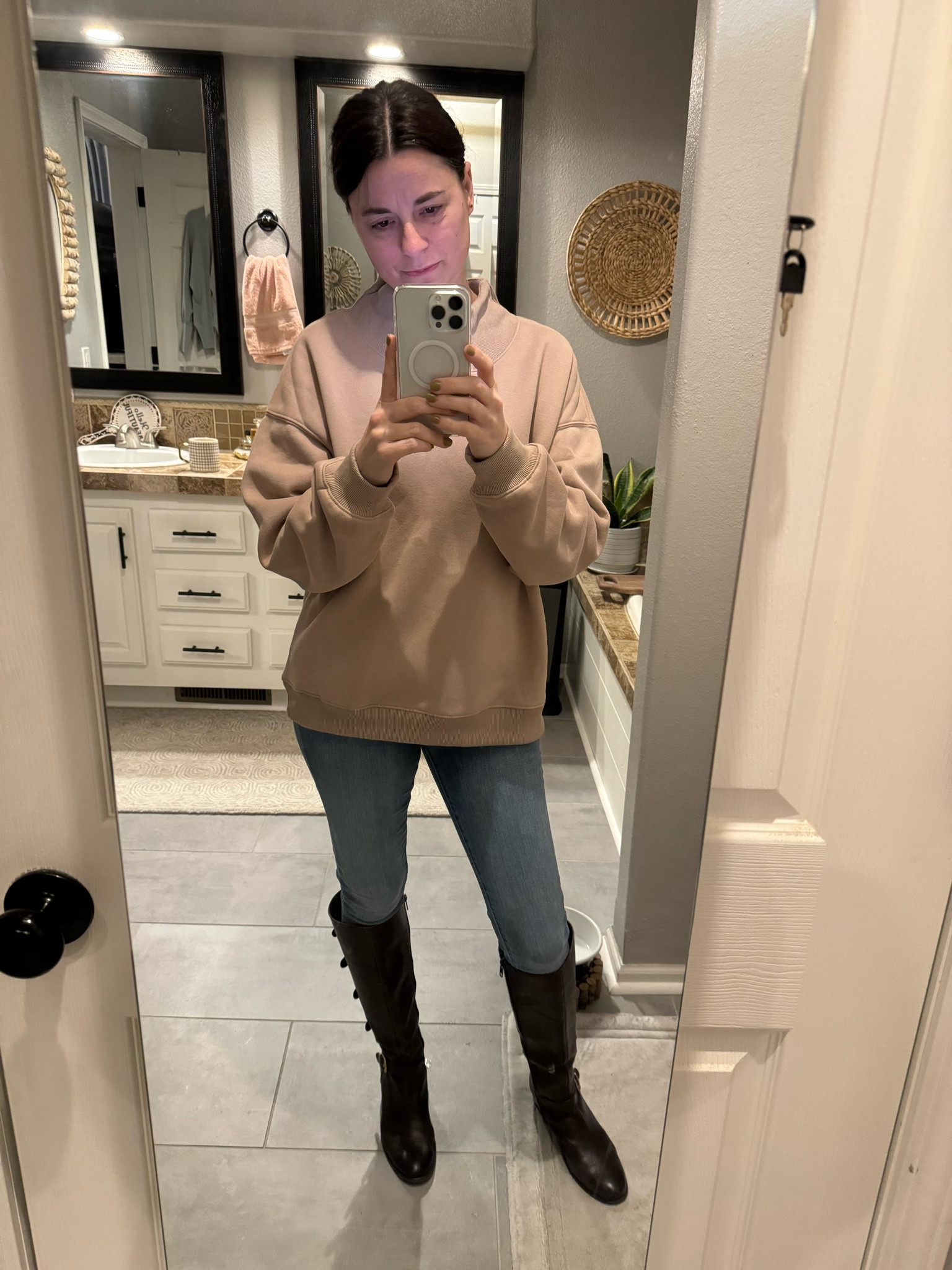 This is my favorite Black Friday find!  This oversized sweatshirt has an elevated look and is so soft.  It comes in so many different colors - I am ordering more!

#LTKstyletip #LTKCyberWeek #LTKsalealert