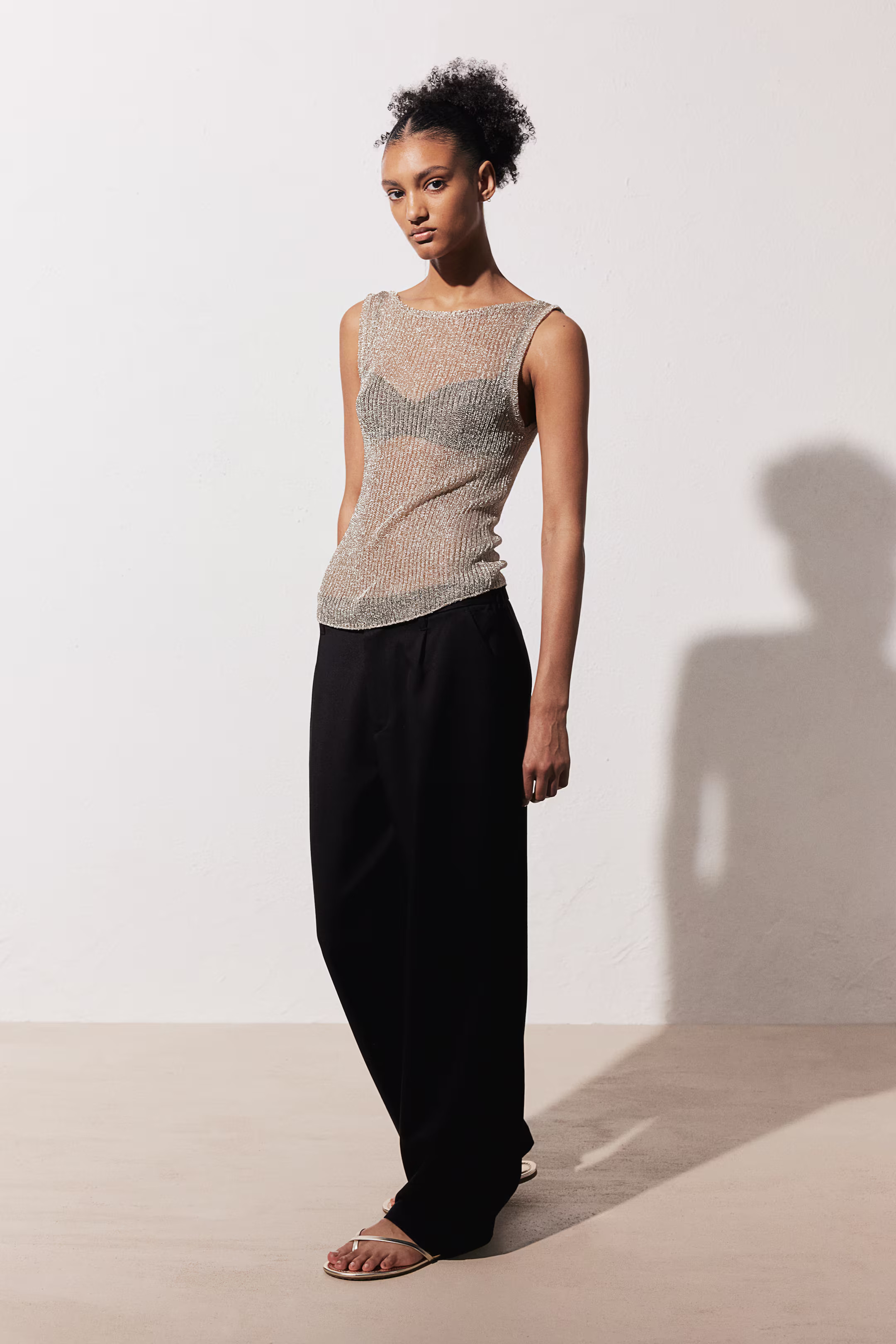 Shimmering low-back vest top - Boat neck - Sleeveless - Light greige - Ladies | H&M GB | H&M (UK, MY, IN, SG, PH, TW, HK)