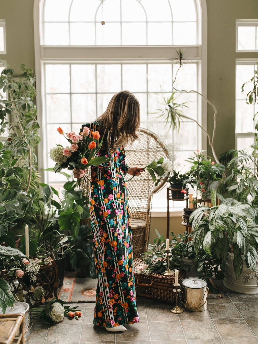 shop our @Sephora  favs at the spring #sephorasale #sephora✨🌷 

snaps by @shilohgracephotography at my childhood home - so glad we got creative in my mom’s sunroom before we said goodbye to cedarbrook ✨

#vintage #tulips #vintagestyle #stylist #spring
