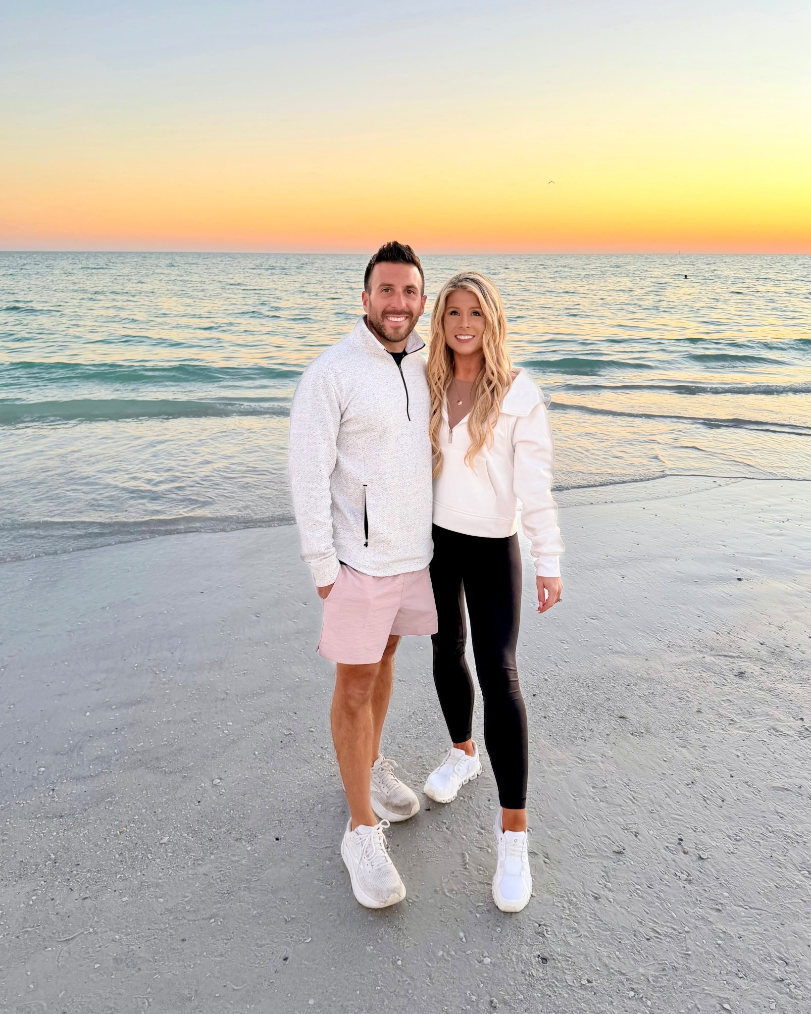 Neutral Activewear Outfit 

Highwaisted leggings, high-rise leggings, black leggings, white hoodie, white sneakers, travel outfit, work out outfit, running shoes, athleisurewear, active outfit 

#LTKActive #LTKfitnessgoals #LTKootd