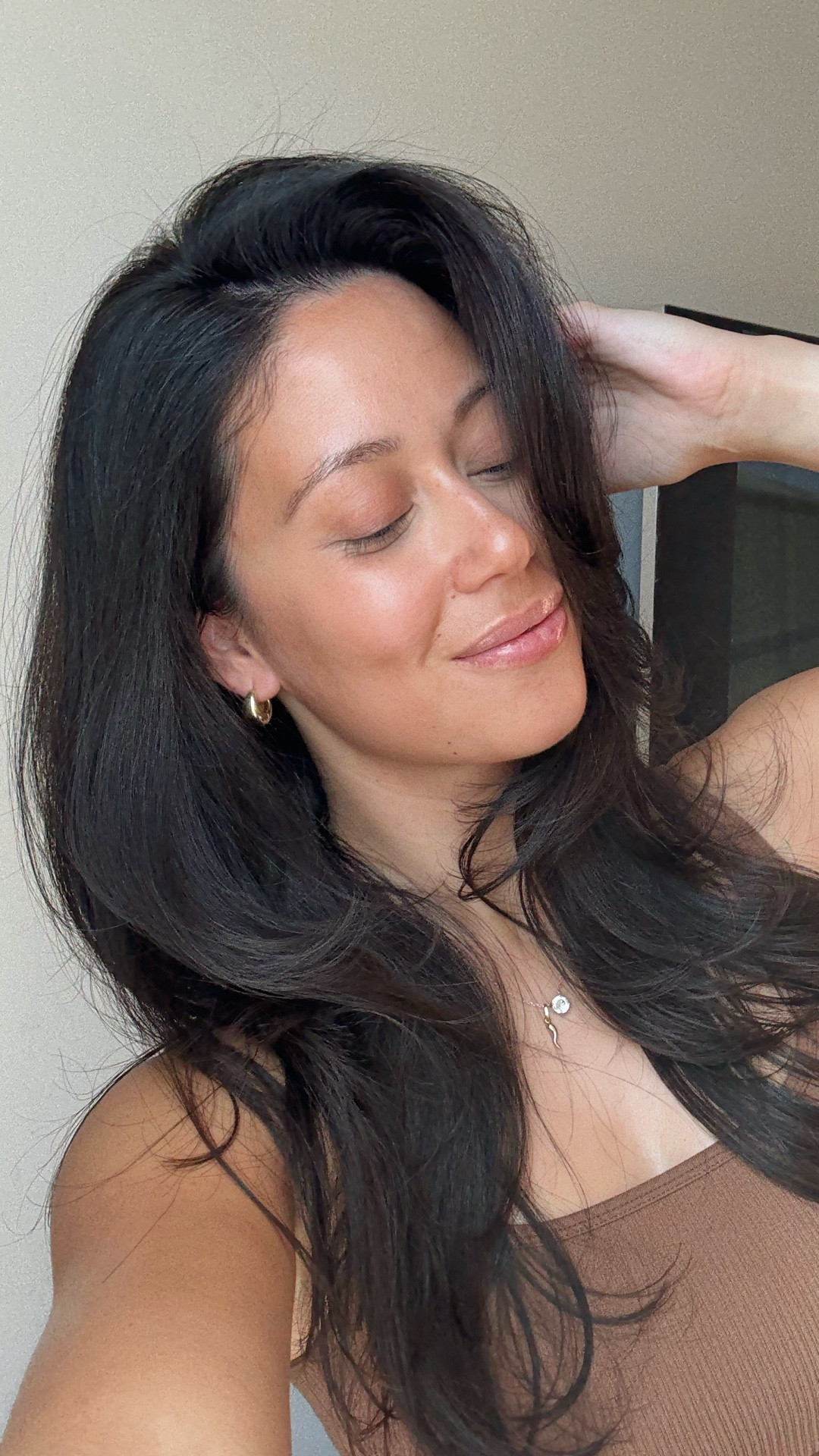 If you don’t have one get yourself one! 

Nothing beats a hair tool that works fast and actually makes you feel put together 🙌🏼 My @wavytalkofficial is my go-to for those early mornings — quick, easy, and always leaves my hair looking amazing ✨

*not an ad*

 #momvlog #grwm #wavytalkthermalbrush #sahm 

#LTKStyleTip #LTKBeauty