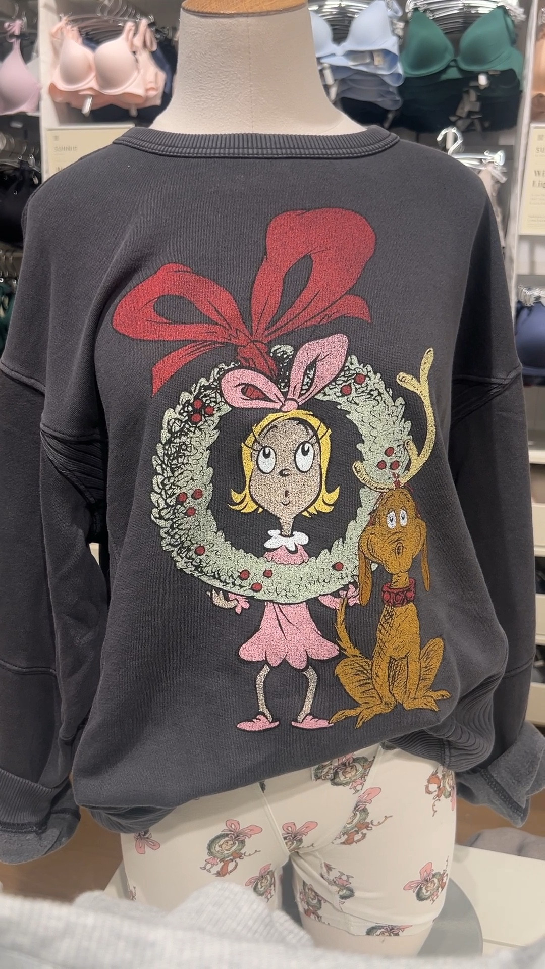 Christmas sweater at American Eagle “Cindy Lou who”

Christmas style, cozy Christmas, Christmas sweaters, the grinch 

#LTKHoliday #LTKSeasonal #LTKFindsUnder100