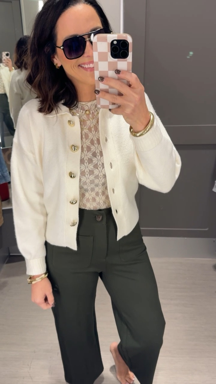Y’all how good is this look!! So good!!
Love the high rise cropped pants styled with the button front cardigan, which has heart buttons, and long sleeve lace top. Super cute fall and winter look! 🤍

Cardigan, cozy vibes, sweater, fall fashion, neutral look, Target style, VintagePickin



#LTKHoliday #LTKootd #LTKSeasonal