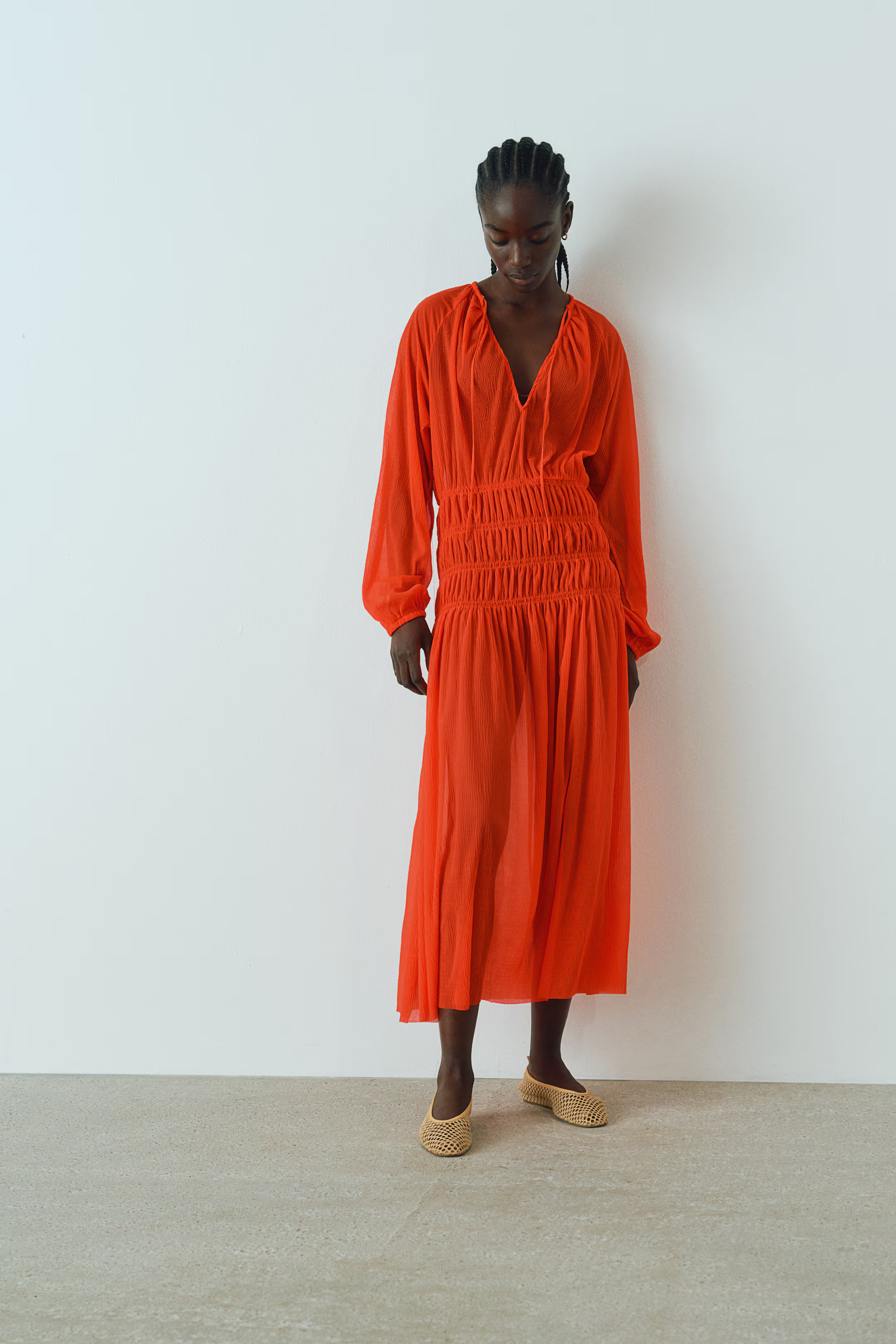 Smock-waisted dress | H&M (UK, MY, IN, SG, PH, TW, HK)