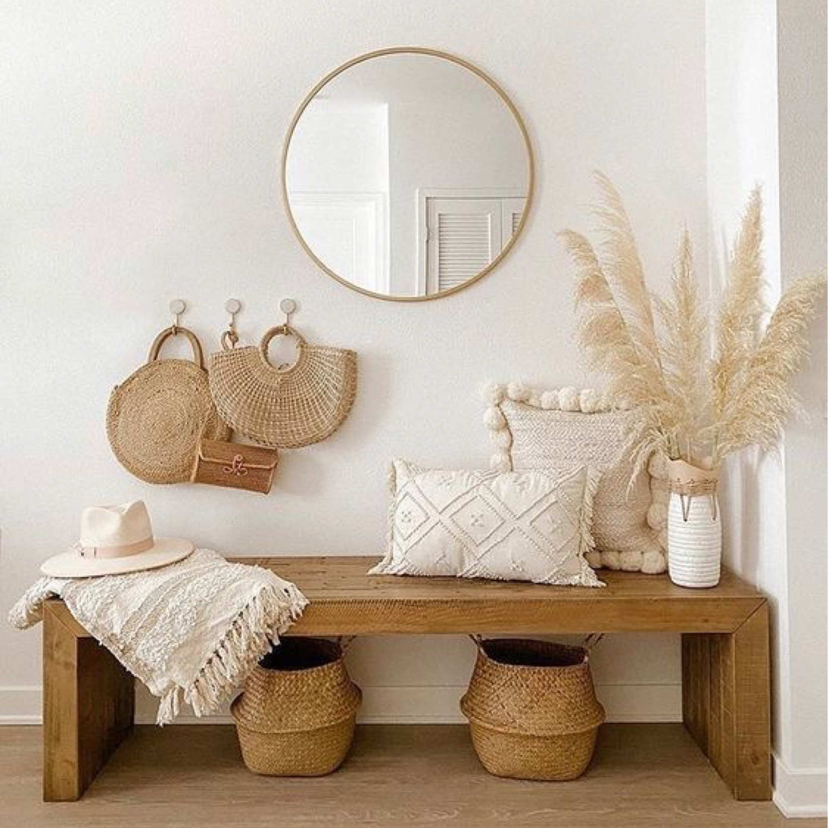 Summer ready entryway 



#LTKstyletip #LTKSeasonal #LTKhome