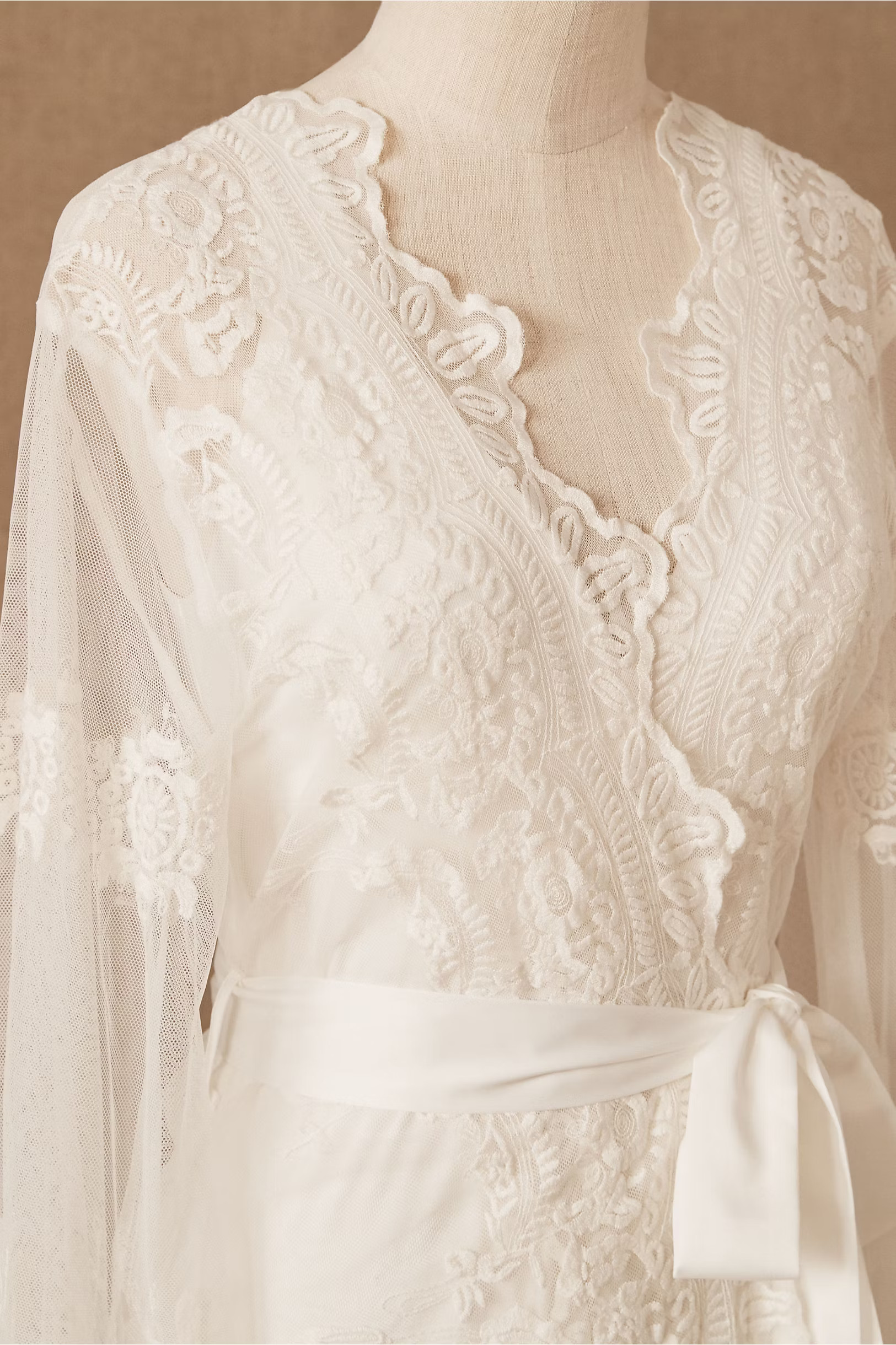Homebodii Madona Lace Robe | BHLDN