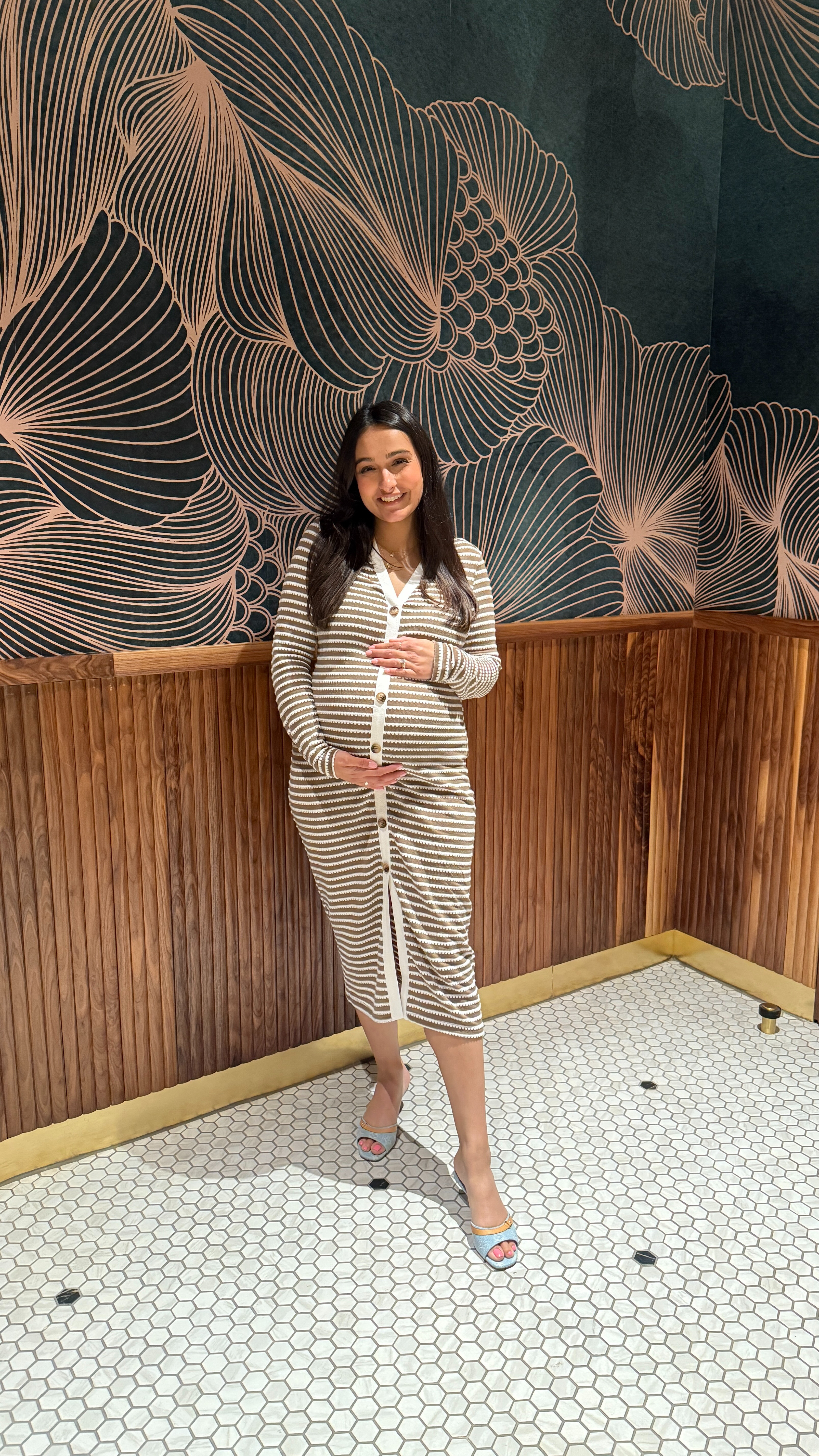 Outfit of the night for girls night out!❤️ I love this stripped dress from Amazon, super bump friendly and under $20. I'm wearing a size medium.  

 #LTKFindsUnder50 #LTKStyleTip #LTKBump