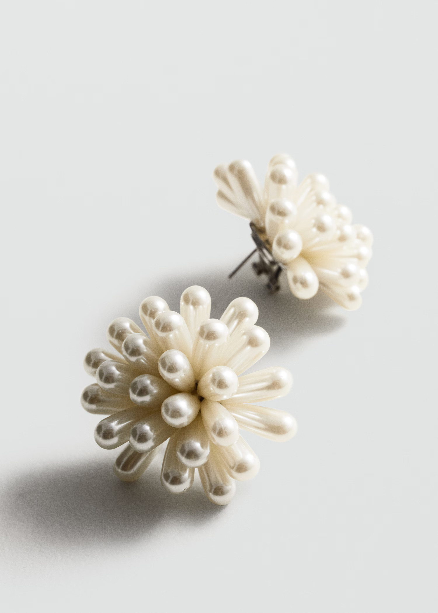 Transparent bead earrings | MANGO (US)