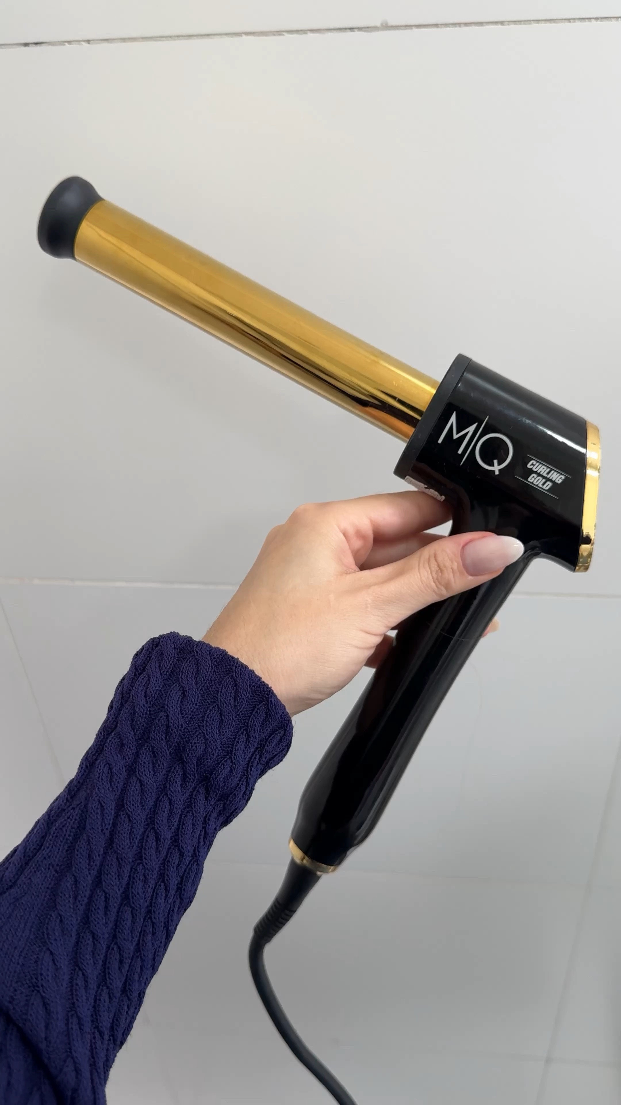 Tenho ele há anos e acho perfeito!
Tem controle de temperatura, o max esquenta muitooo. Acho o formato facil e confortável. Amo! Tam 25mm 

#LTKstyletip #LTKbeauty #LTKVideo