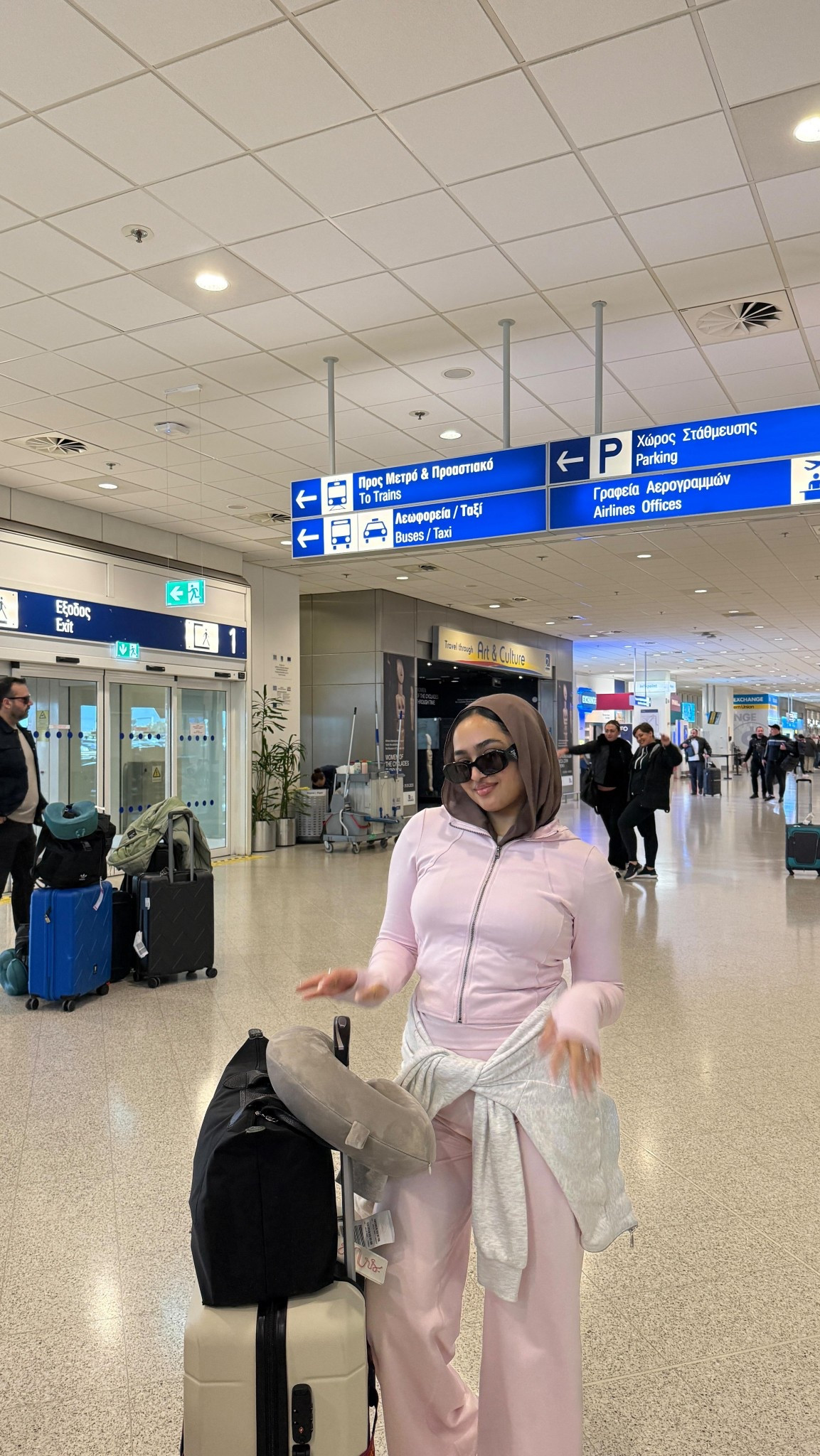 The pink set is everything 💗 Feeling like that girl at the airport 

#traveloutfit #traveloutfits #comfyset #matchingset #pinkyogapants #pilatesoutfit #yogaoutfit #traveltips #thatgirl #thatgirlaesthetic #thatgirllifestyle #pinterestgirl #pinterestaesthetic 

#LTKfitness #LTKmodest #LTKpetite